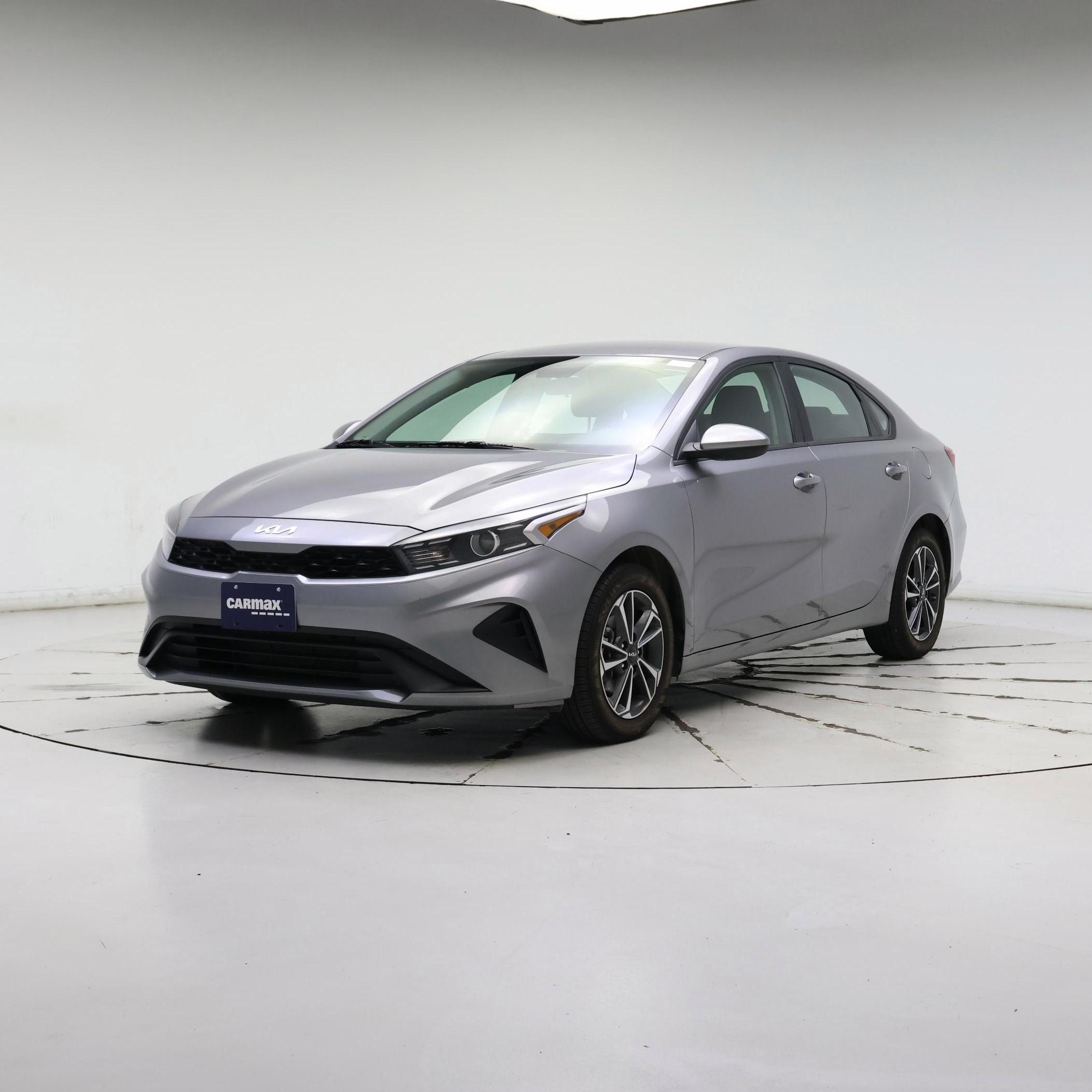 Thumbnail: 2023 Kia Forte - 4