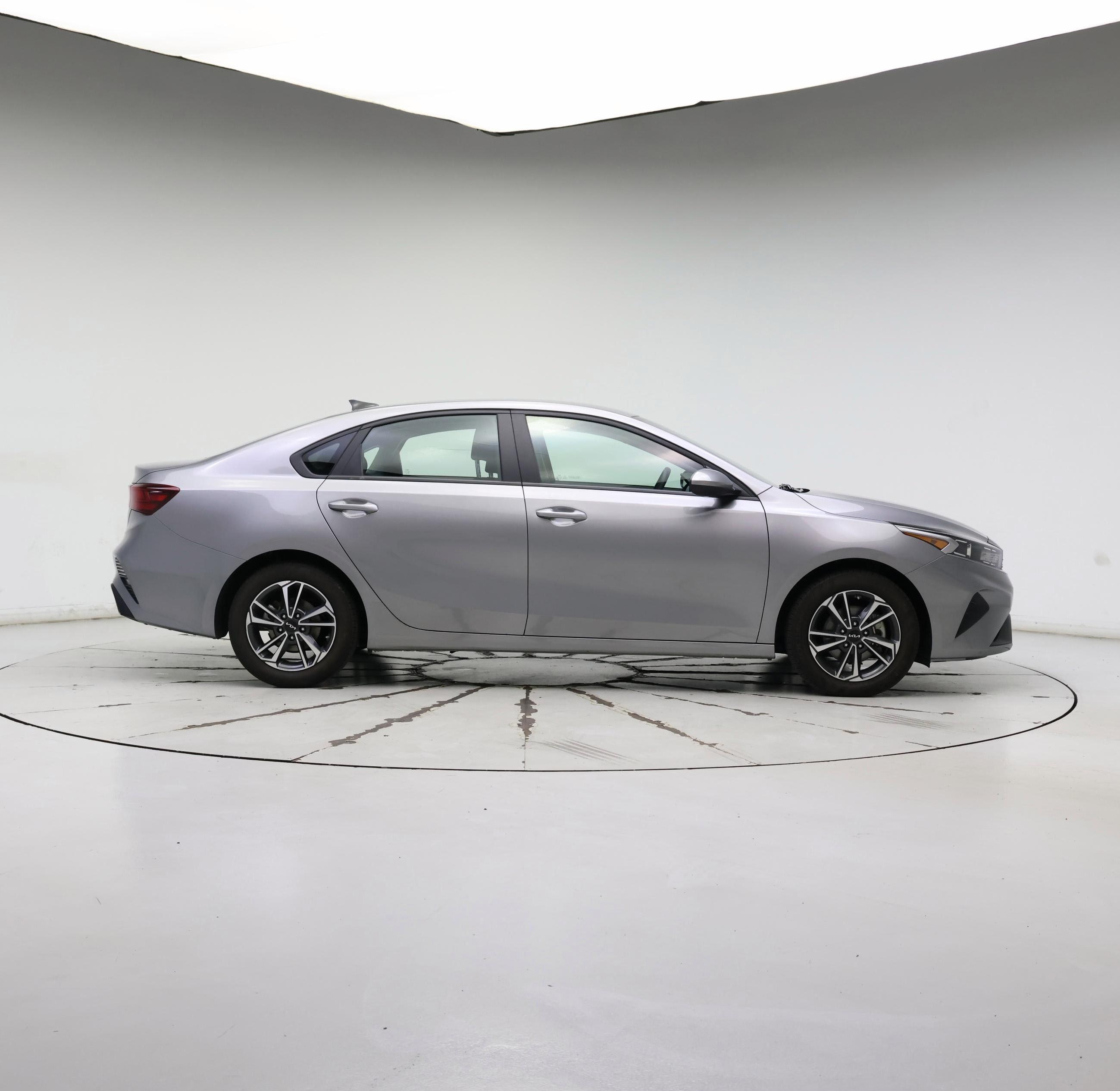 Thumbnail: 2023 Kia Forte - 7
