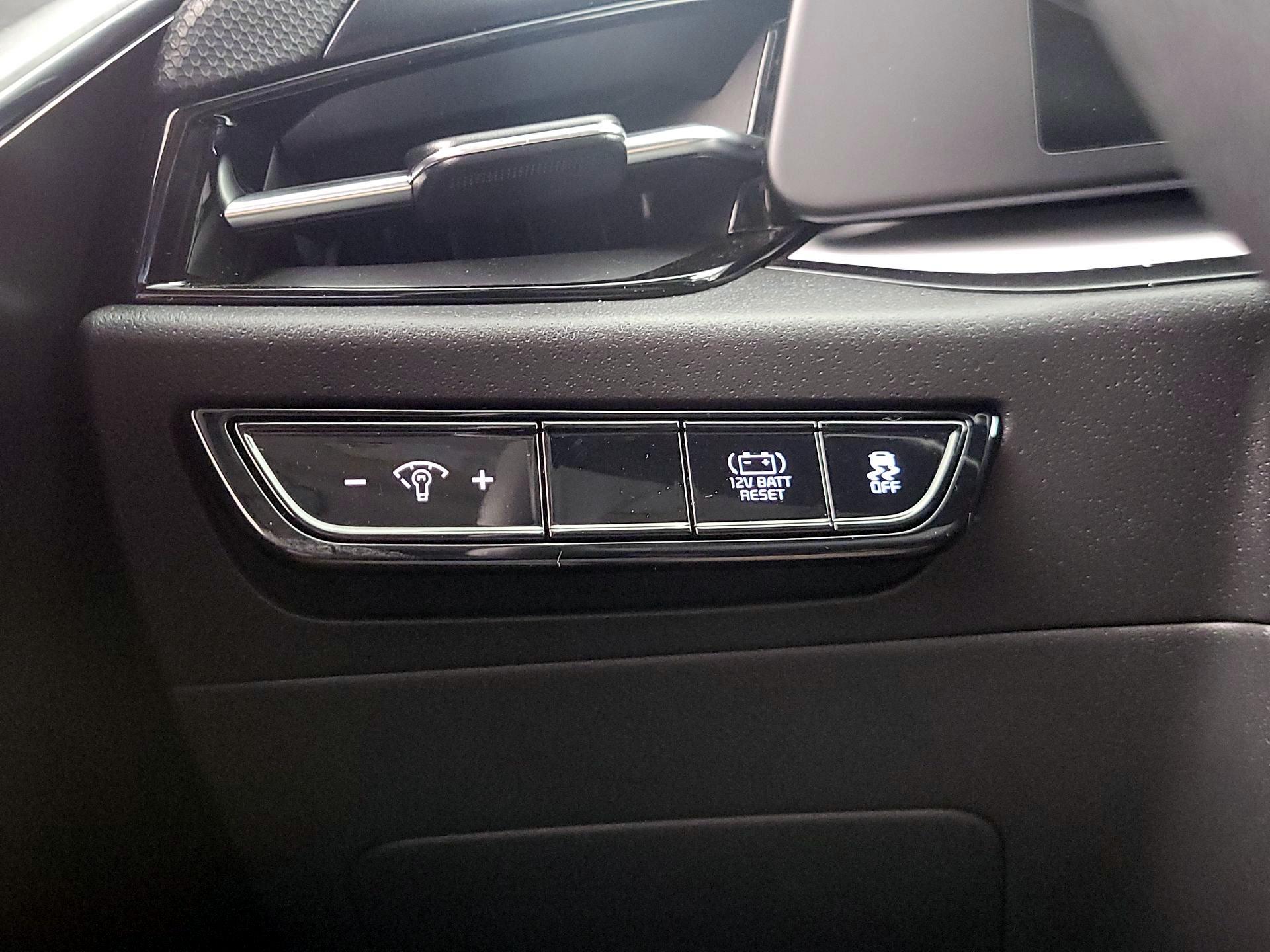 Thumbnail: 2023 Kia Niro - 13