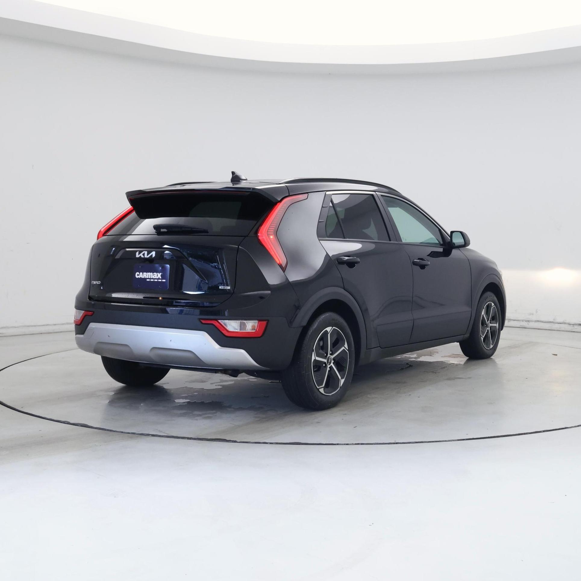 Thumbnail: 2023 Kia Niro - 8