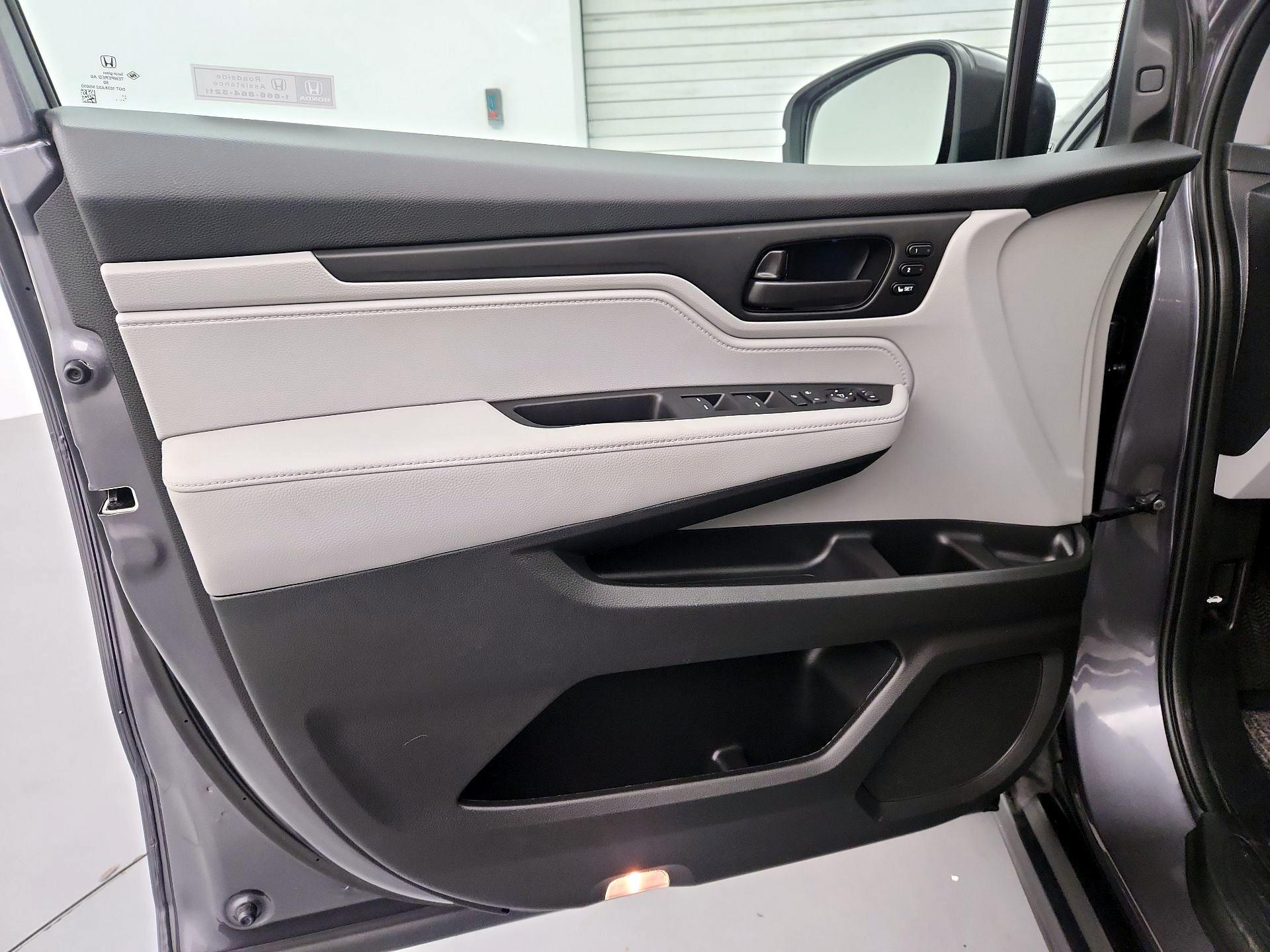 Thumbnail: 2022 Honda Odyssey - 12