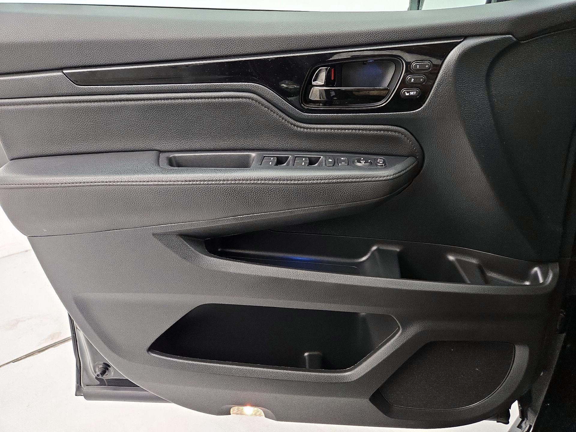 Thumbnail: 2023 Honda Odyssey - 12