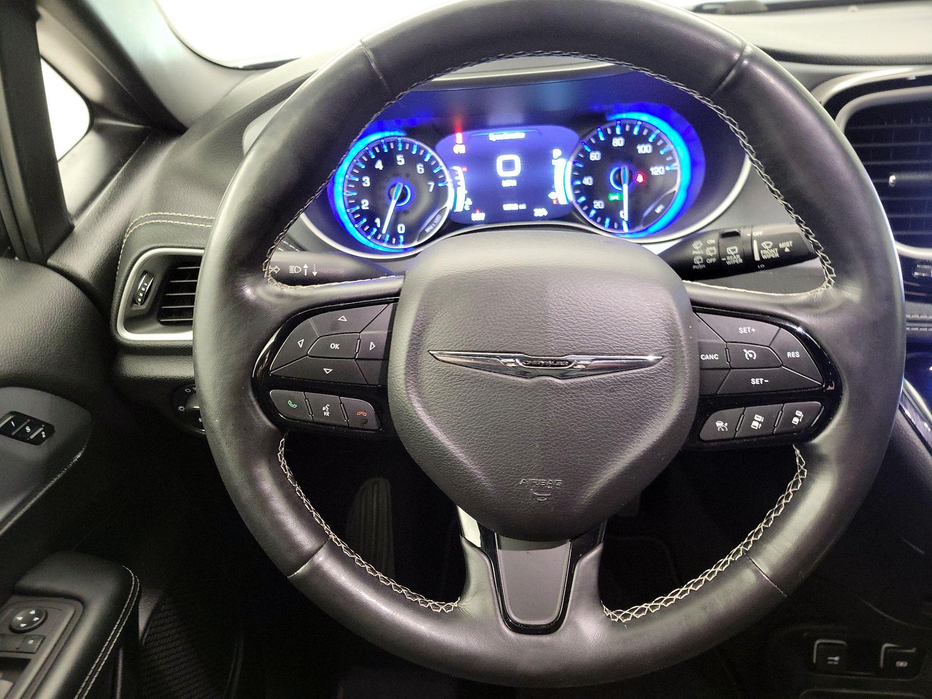 Thumbnail: 2021 Chrysler Pacifica - 10