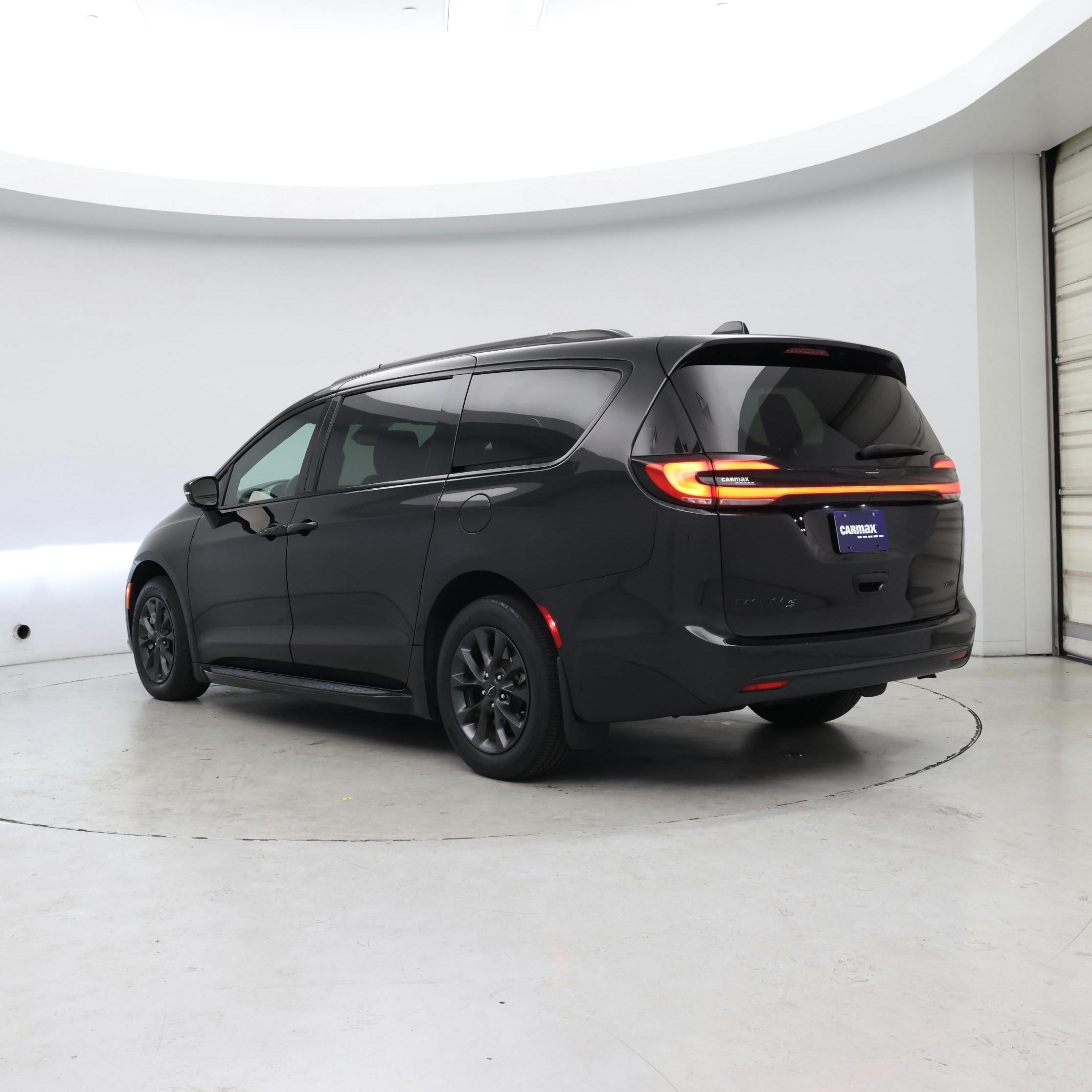 Thumbnail: 2021 Chrysler Pacifica - 2