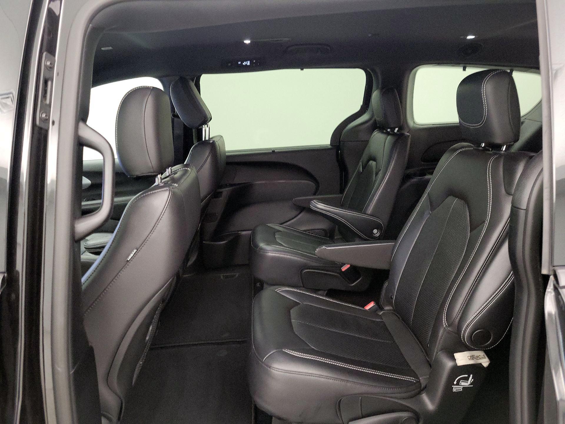 Thumbnail: 2021 Chrysler Pacifica - 20