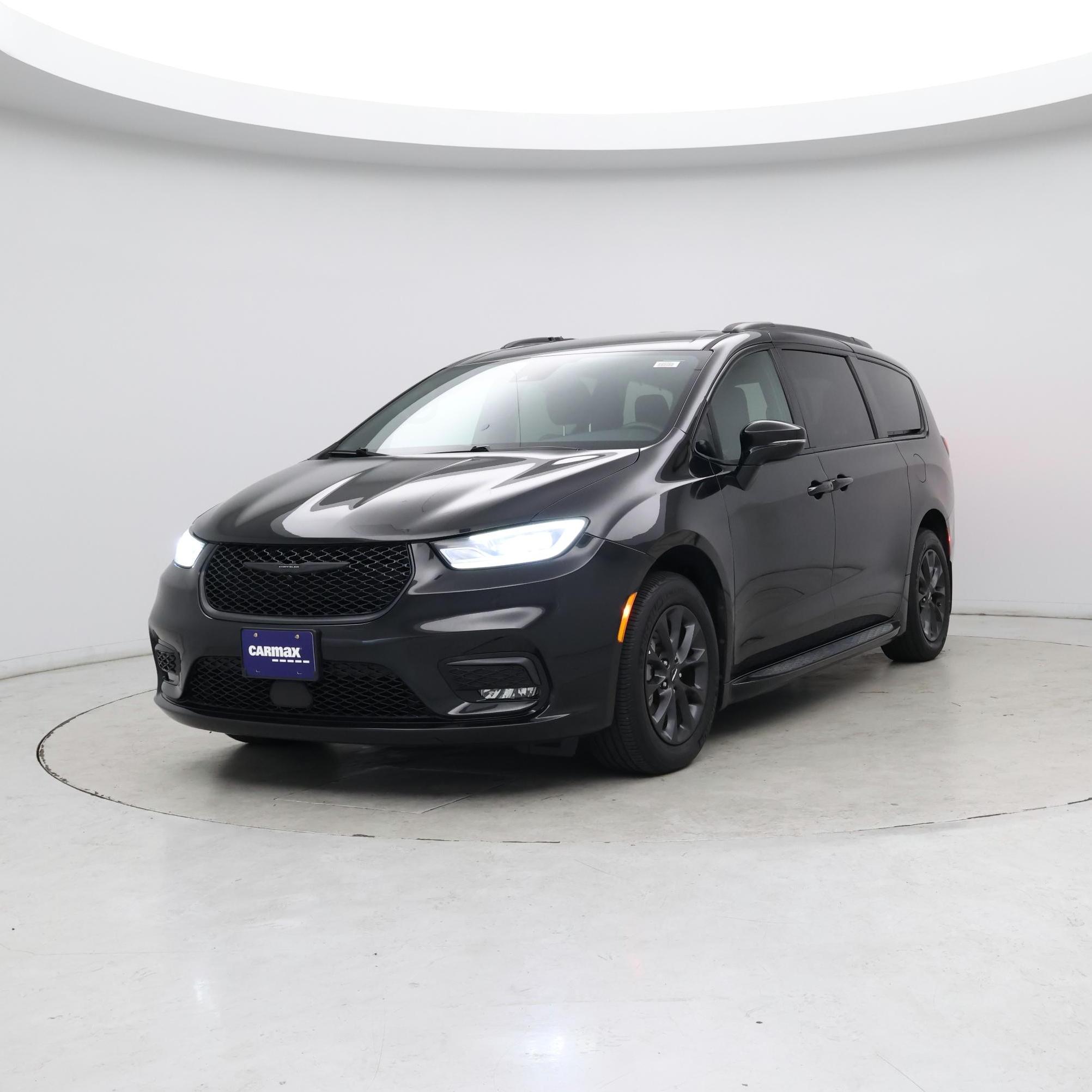 Thumbnail: 2021 Chrysler Pacifica - 4