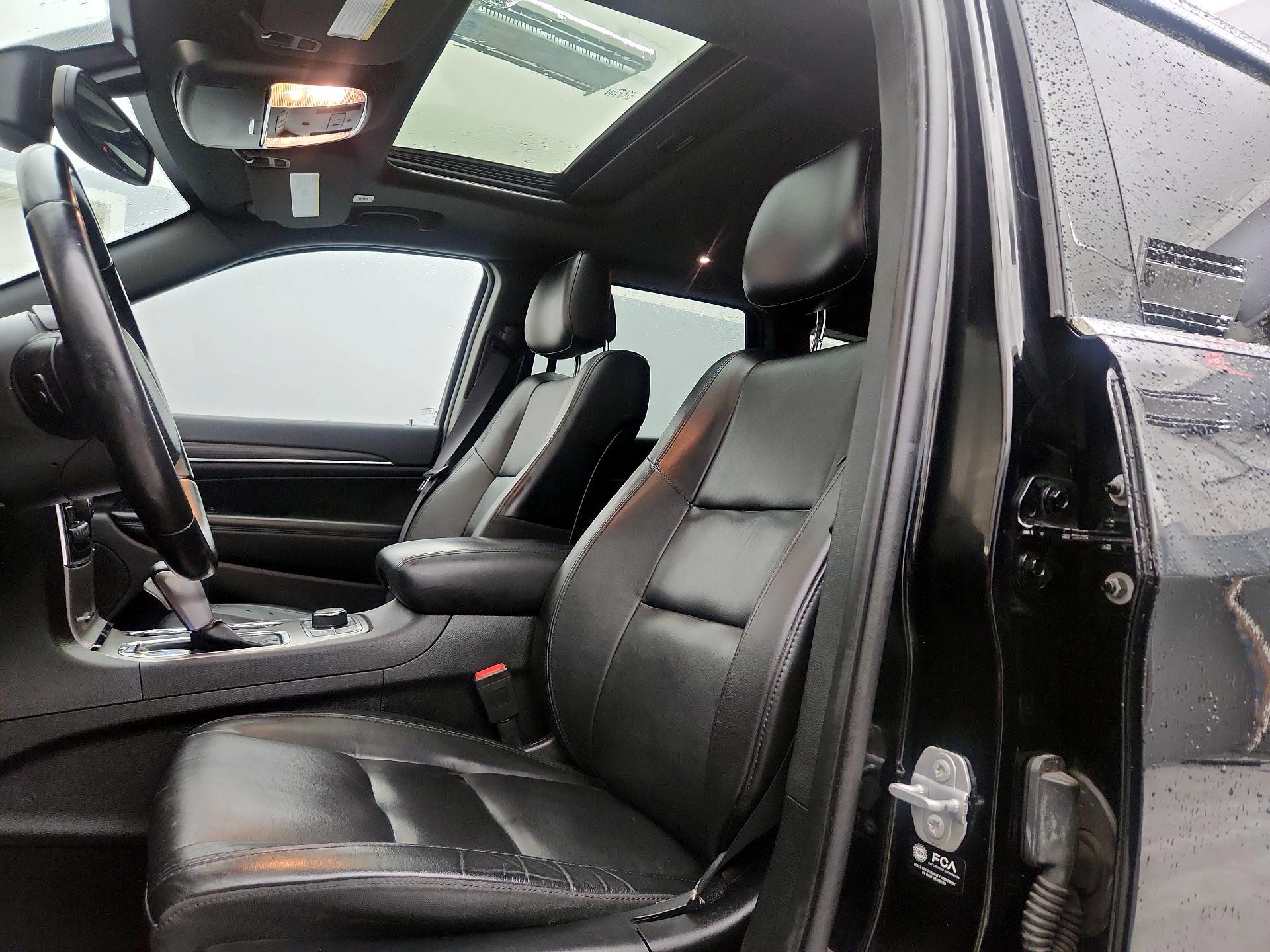 Thumbnail: 2022 Jeep Grand Cherokee - 20