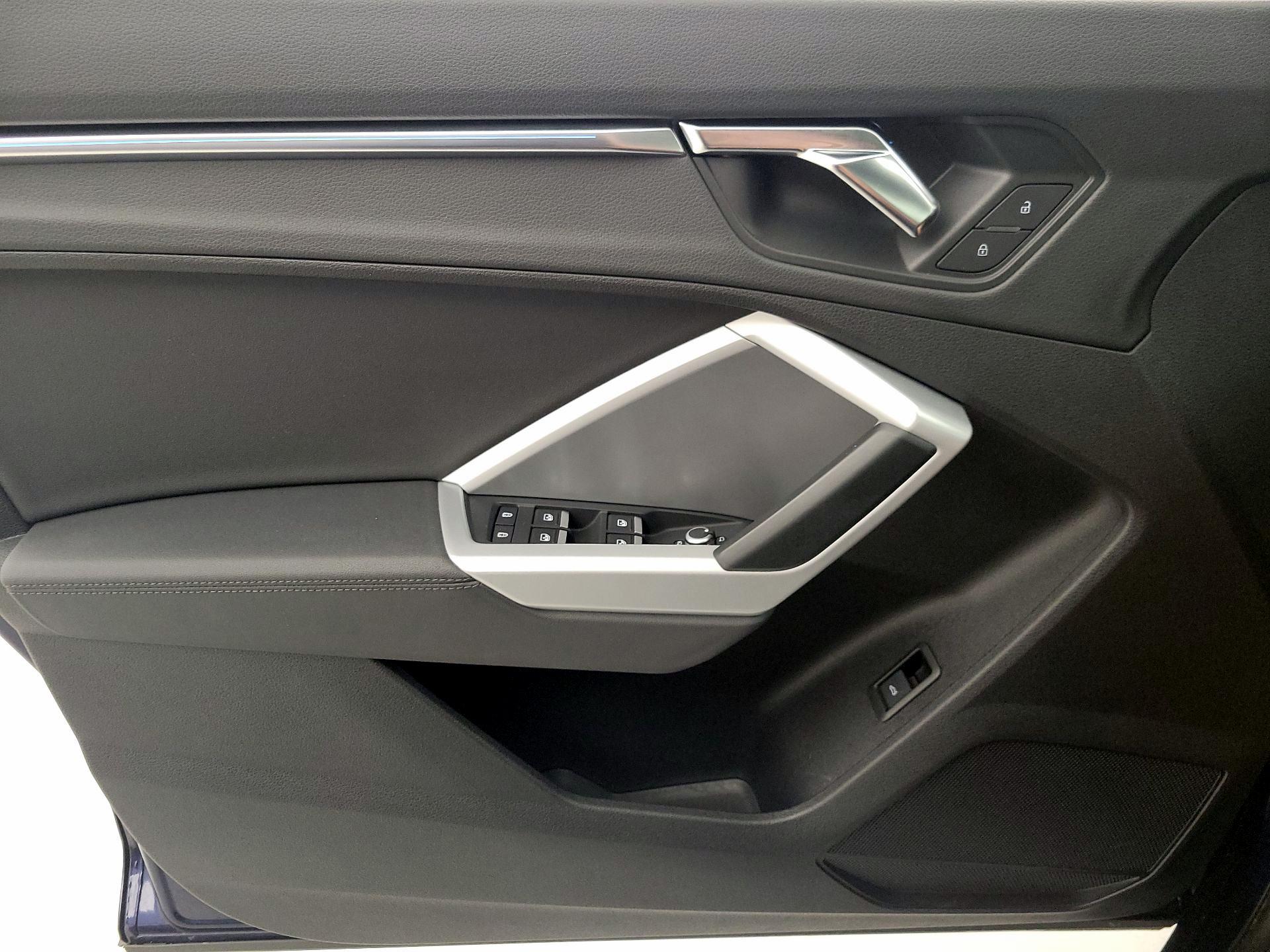Thumbnail: 2021 Audi Q3 - 12