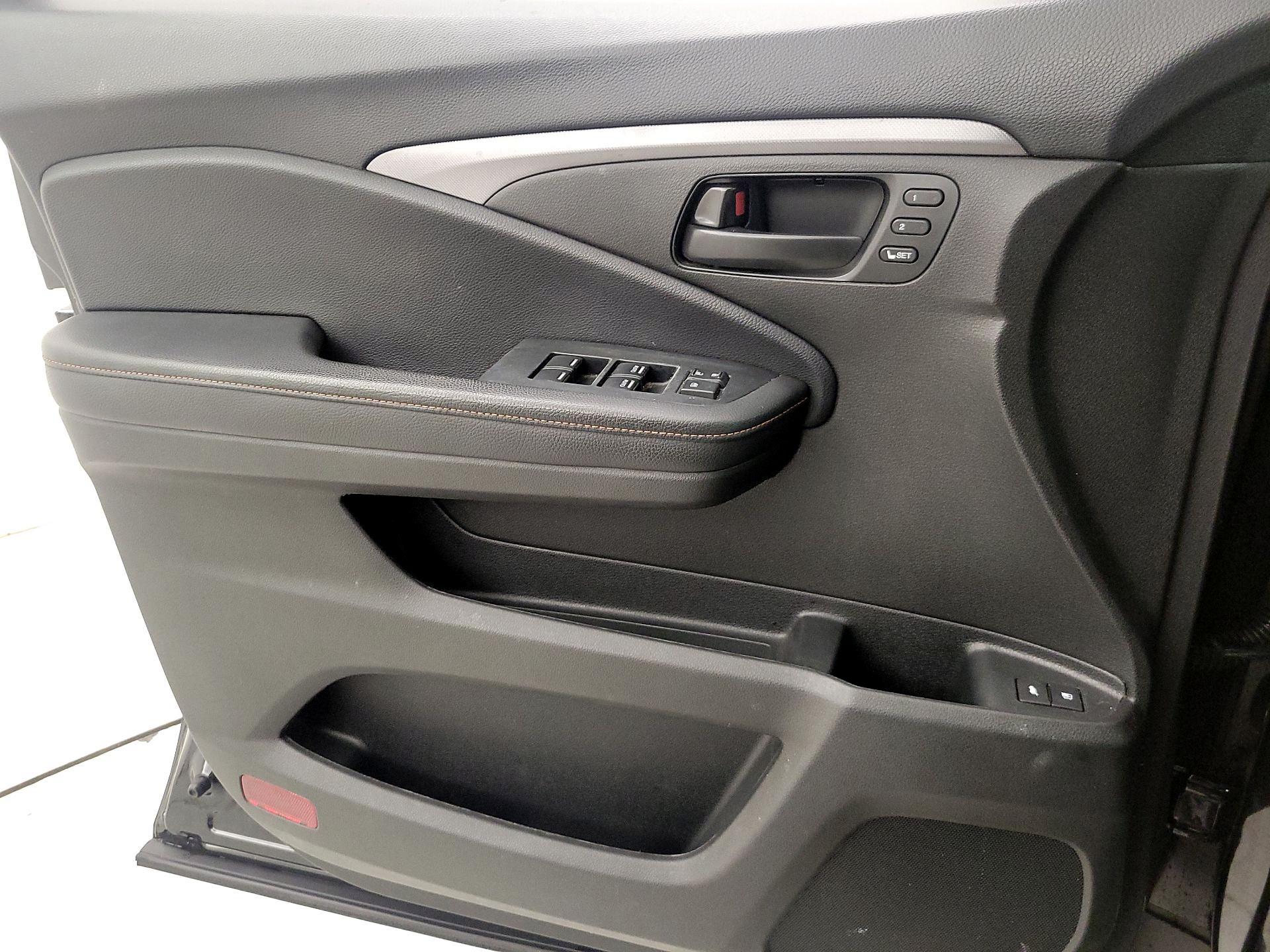 Thumbnail: 2022 Honda Pilot - 12