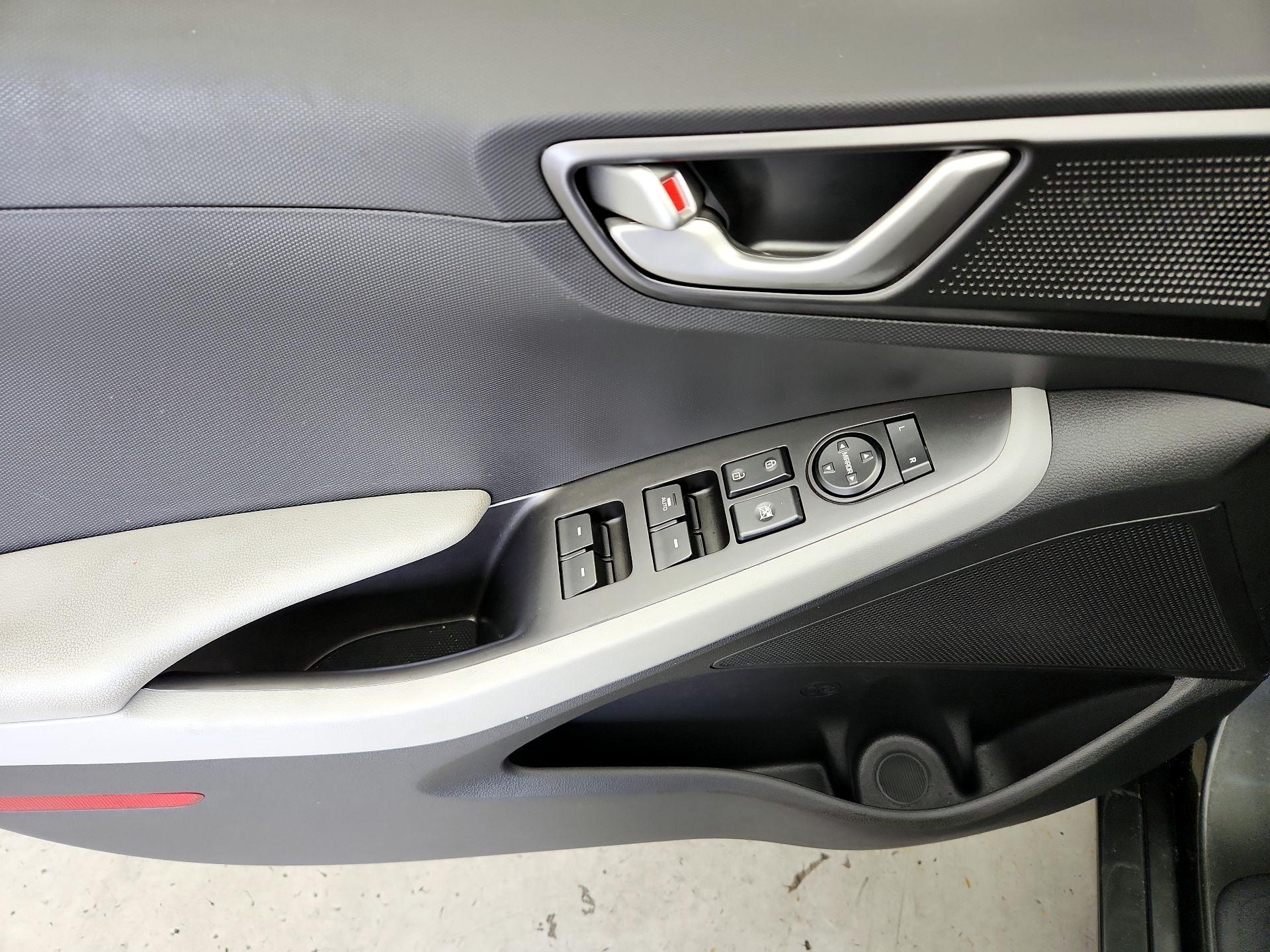 Thumbnail: 2022 Hyundai Ioniq - 12