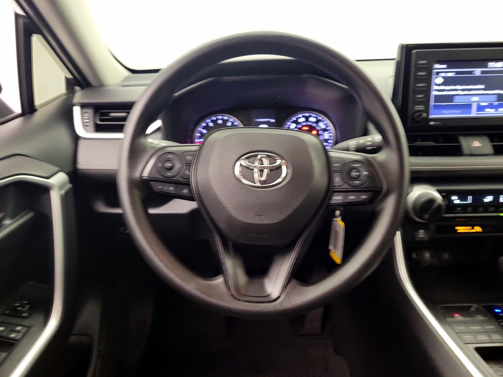 Thumbnail: 2020 Toyota RAV4 - 10