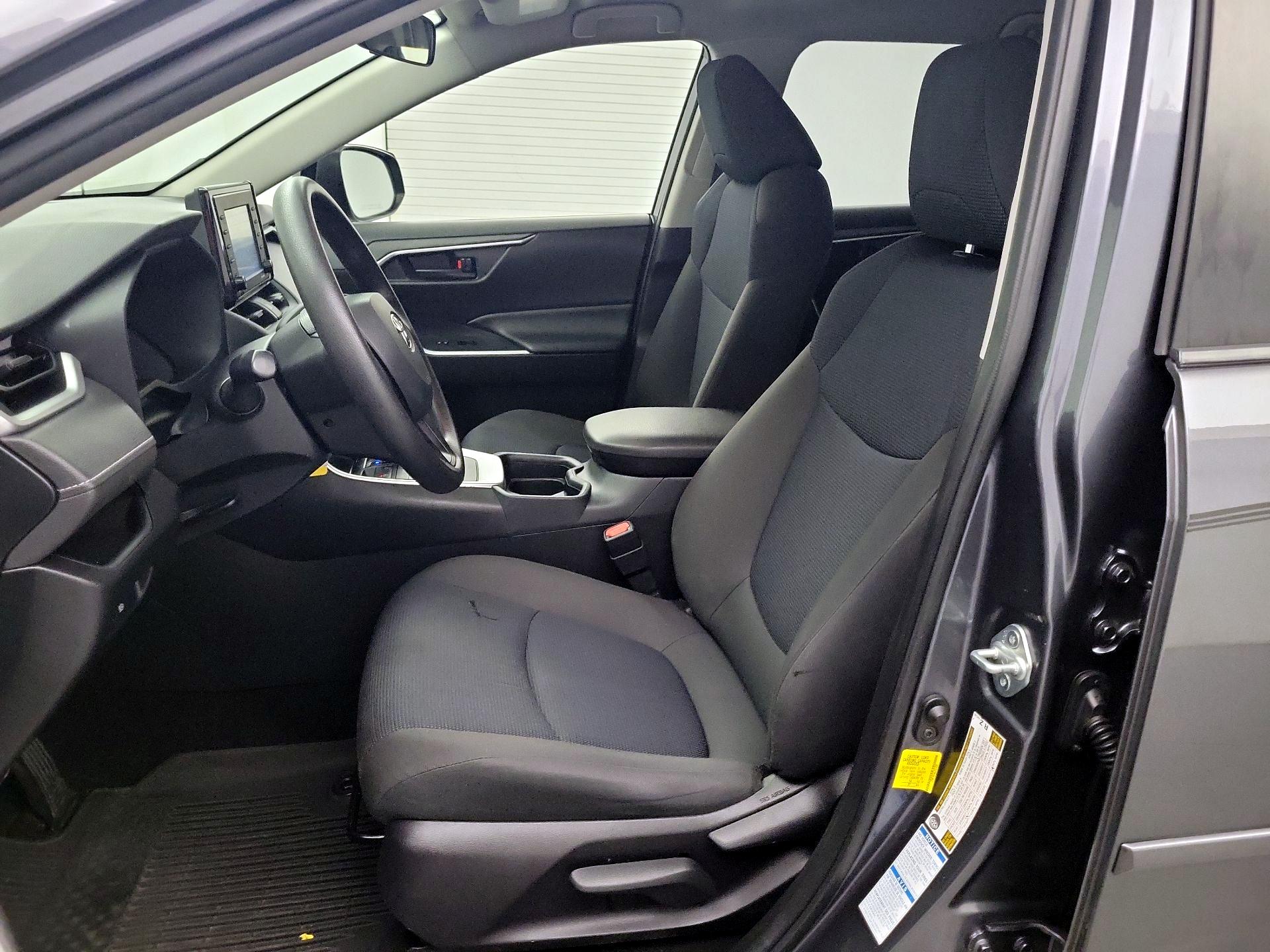 Thumbnail: 2020 Toyota RAV4 - 11