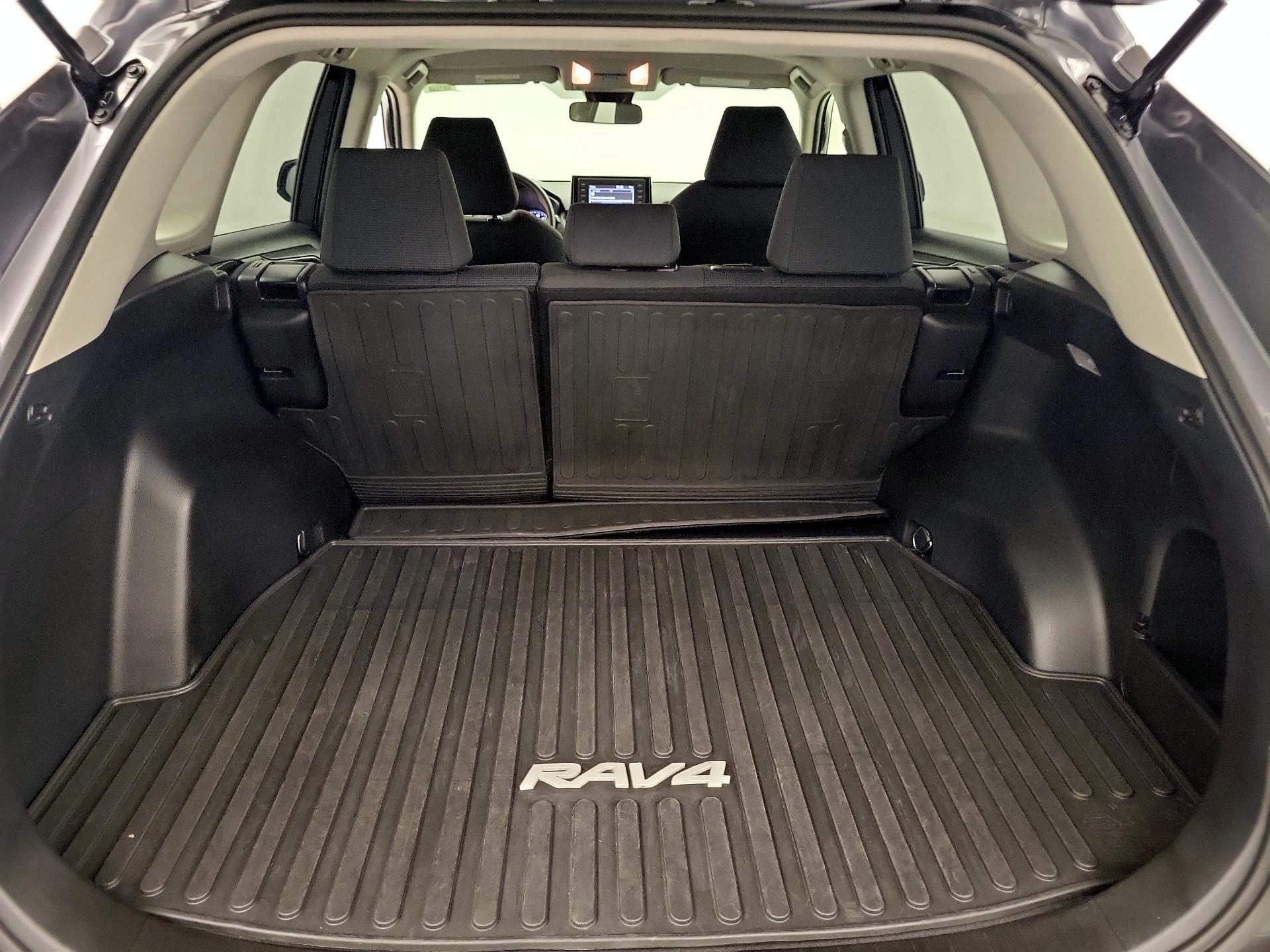 Thumbnail: 2020 Toyota RAV4 - 20