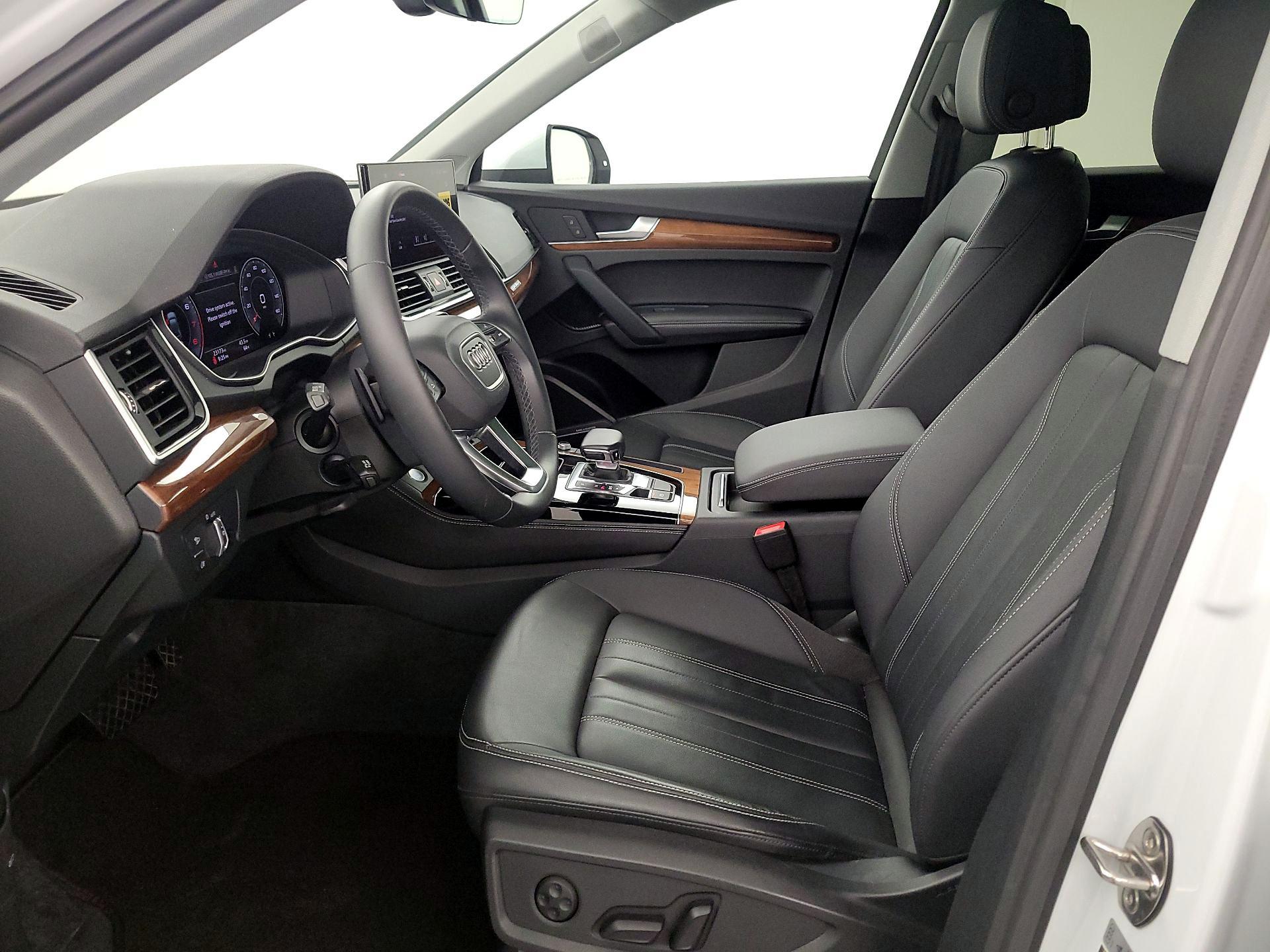 Thumbnail: 2022 Audi Q5 - 11