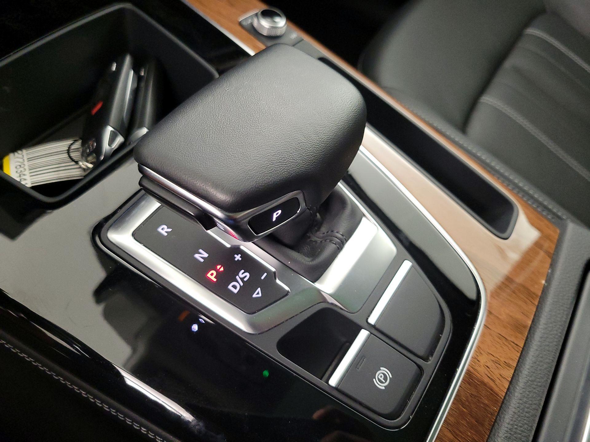 Thumbnail: 2022 Audi Q5 - 17