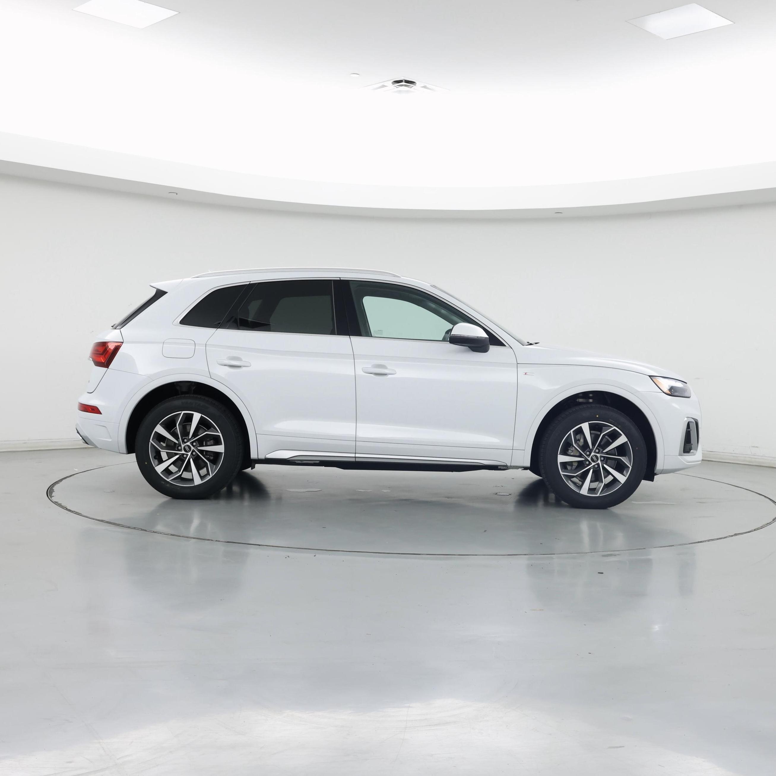 Thumbnail: 2022 Audi Q5 - 7