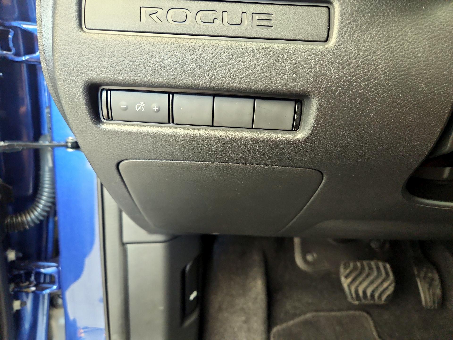 Thumbnail: 2022 Nissan Rogue - 13