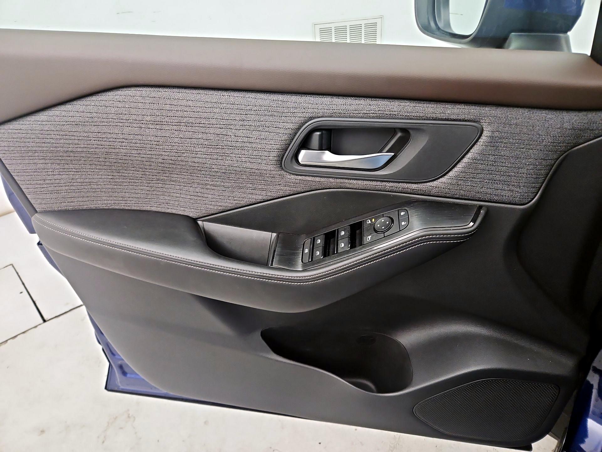 Thumbnail: 2022 Nissan Rogue - 12