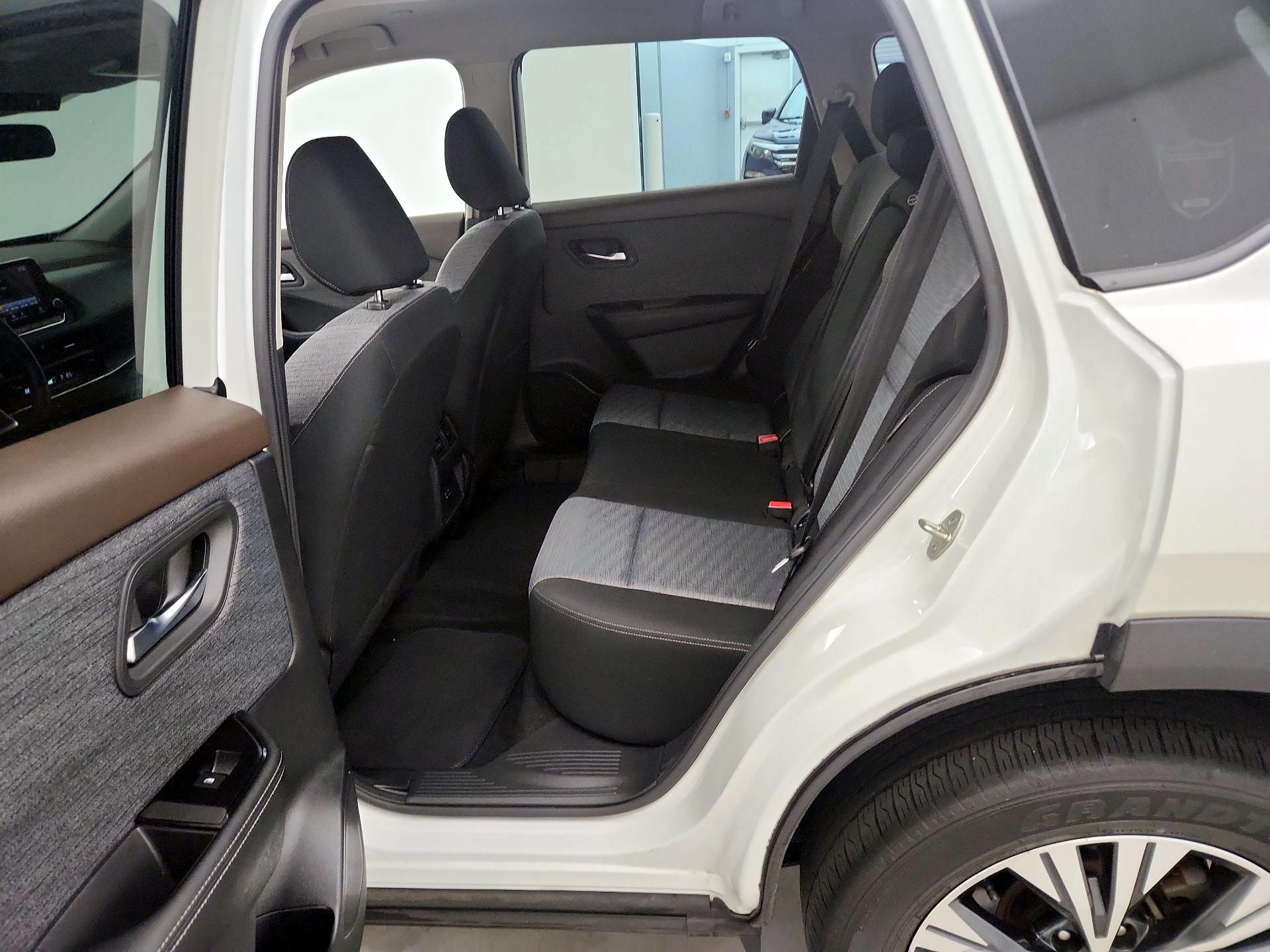 Thumbnail: 2023 Nissan Rogue - 17