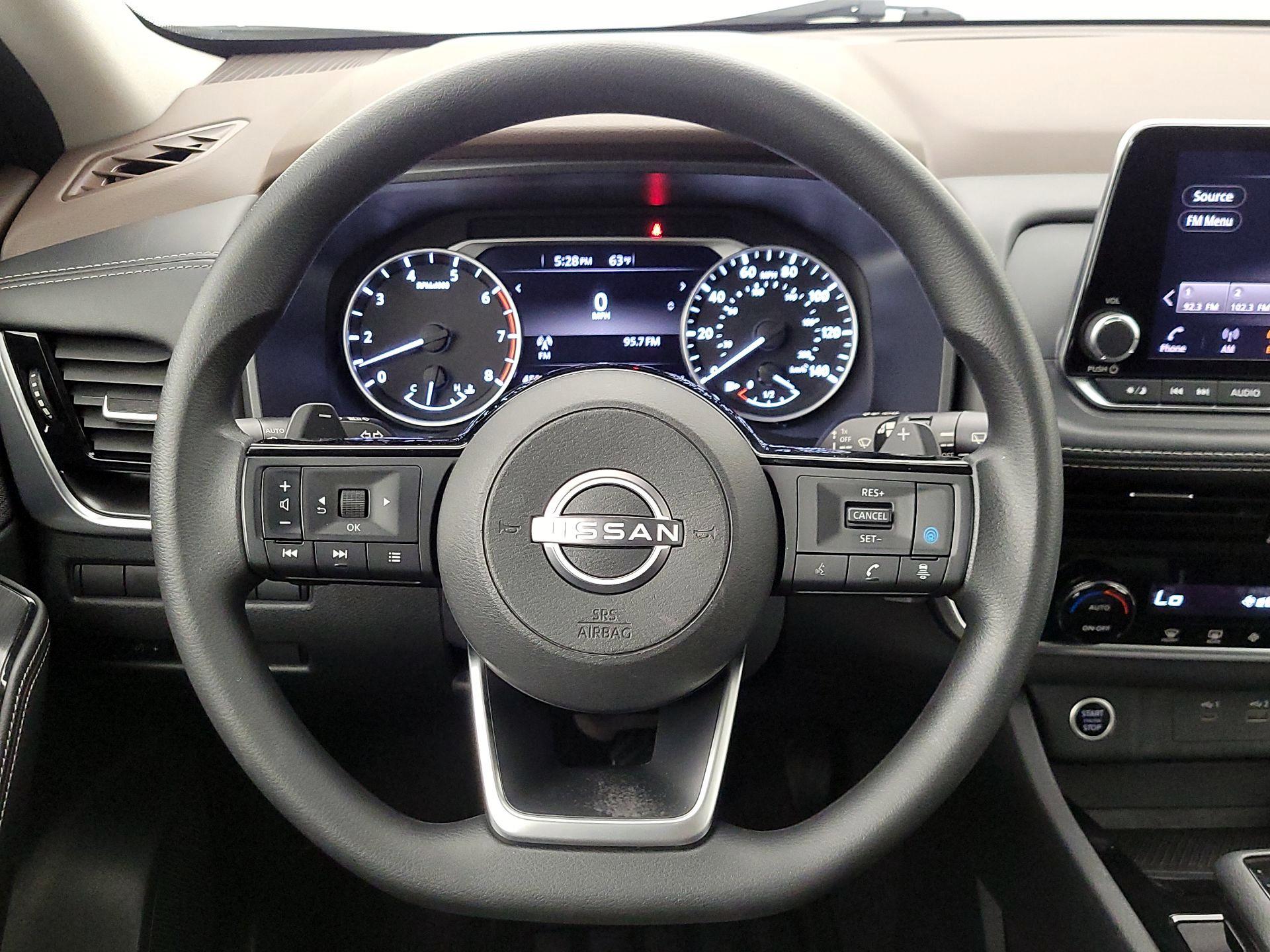 Thumbnail: 2022 Nissan Rogue - 10