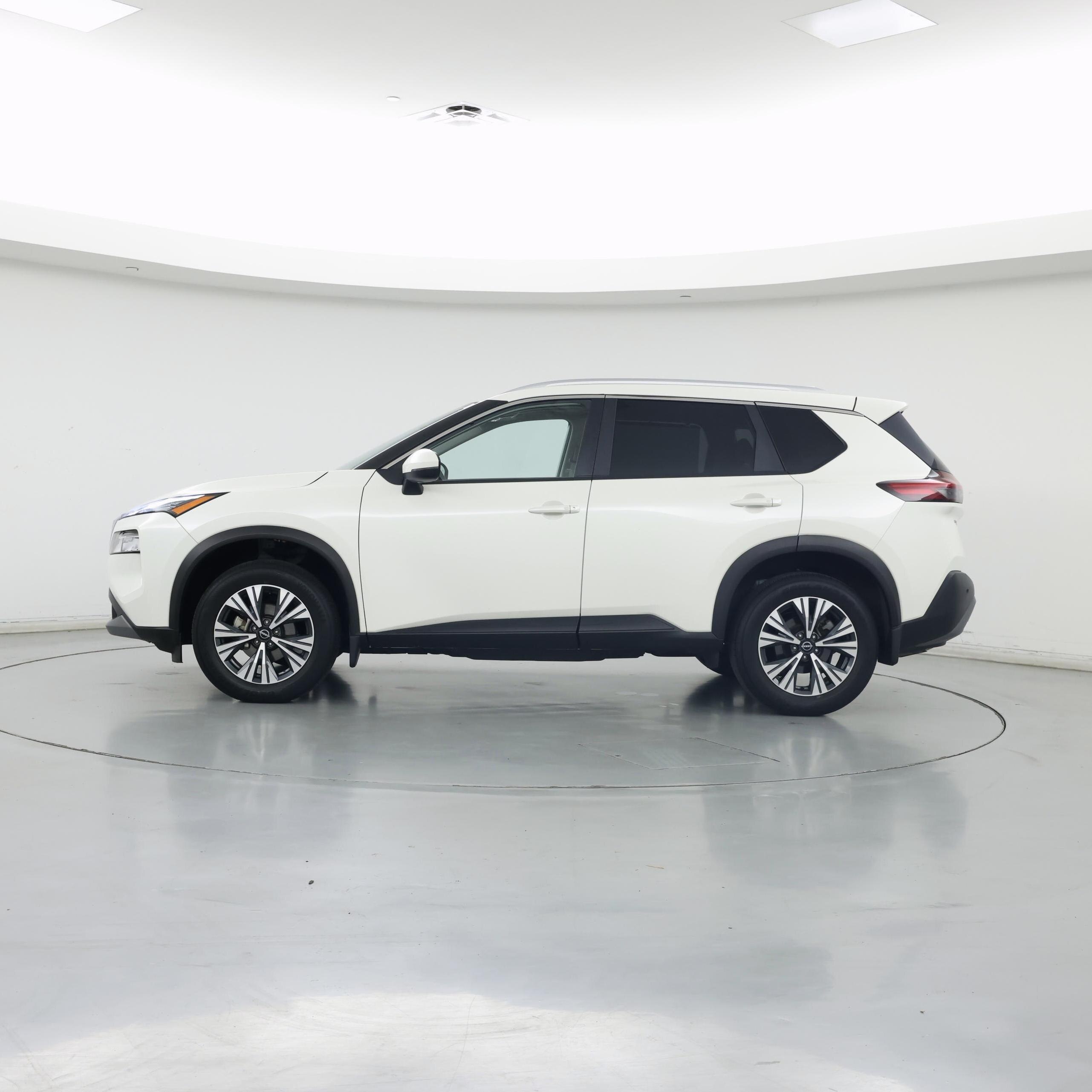 Thumbnail: 2022 Nissan Rogue - 3