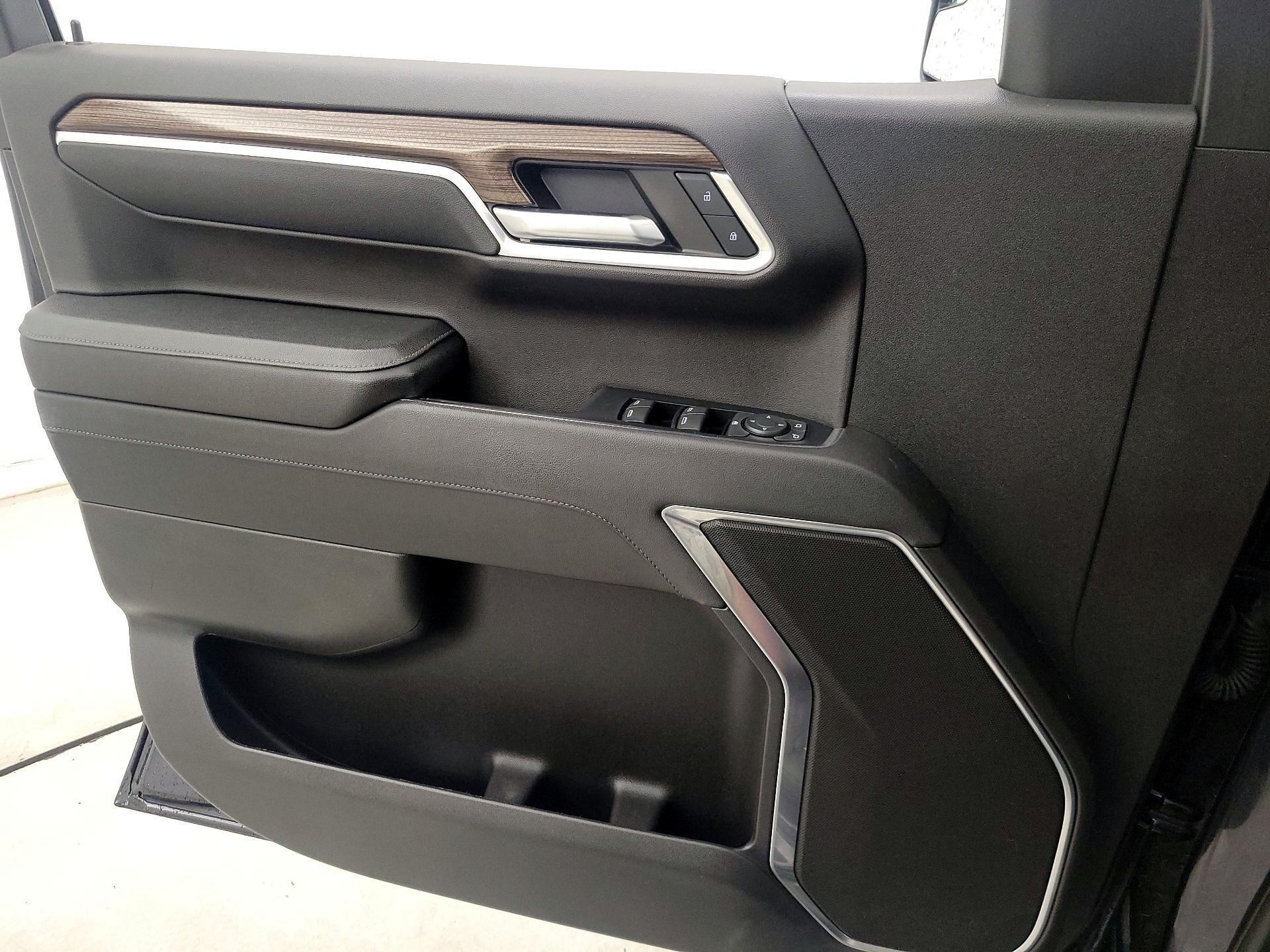 Thumbnail: 2023 Chevrolet Silverado 1500 - 12