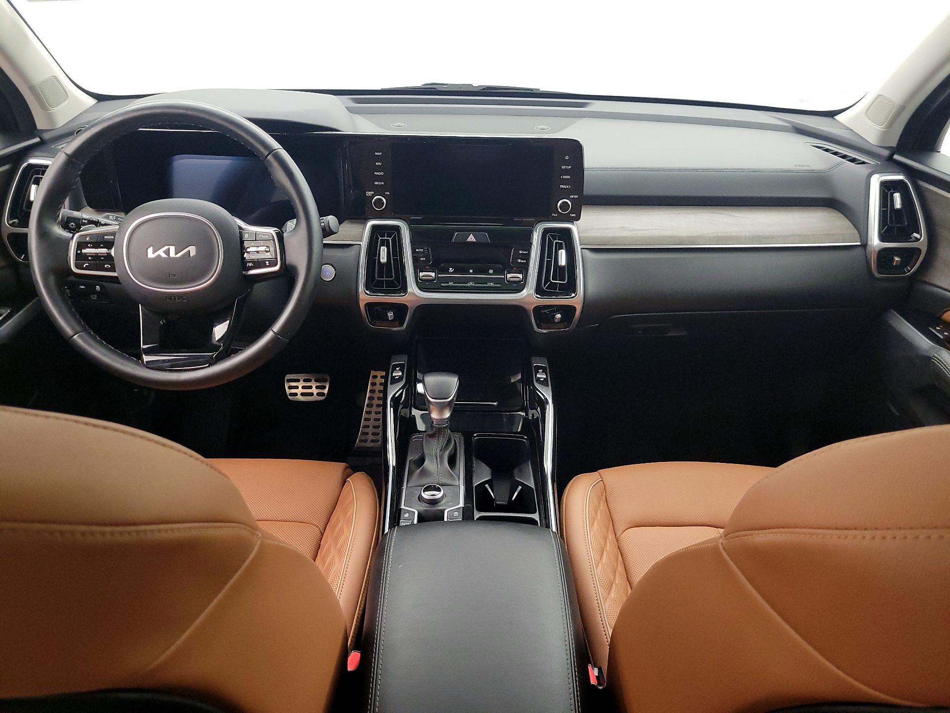 Thumbnail: 2023 Kia Sorento - 9