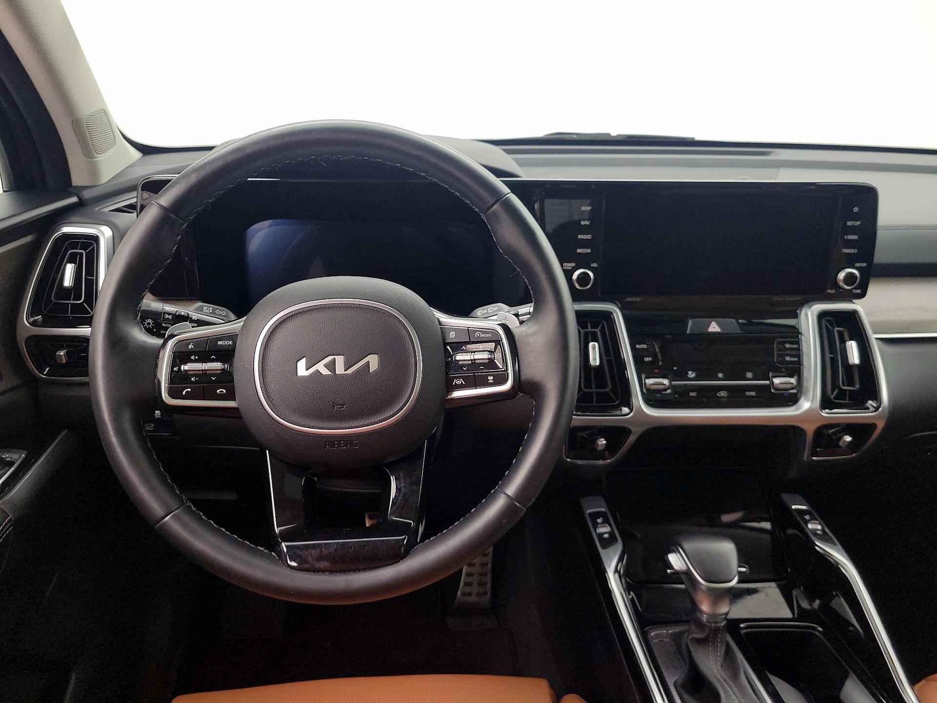 Thumbnail: 2023 Kia Sorento - 10