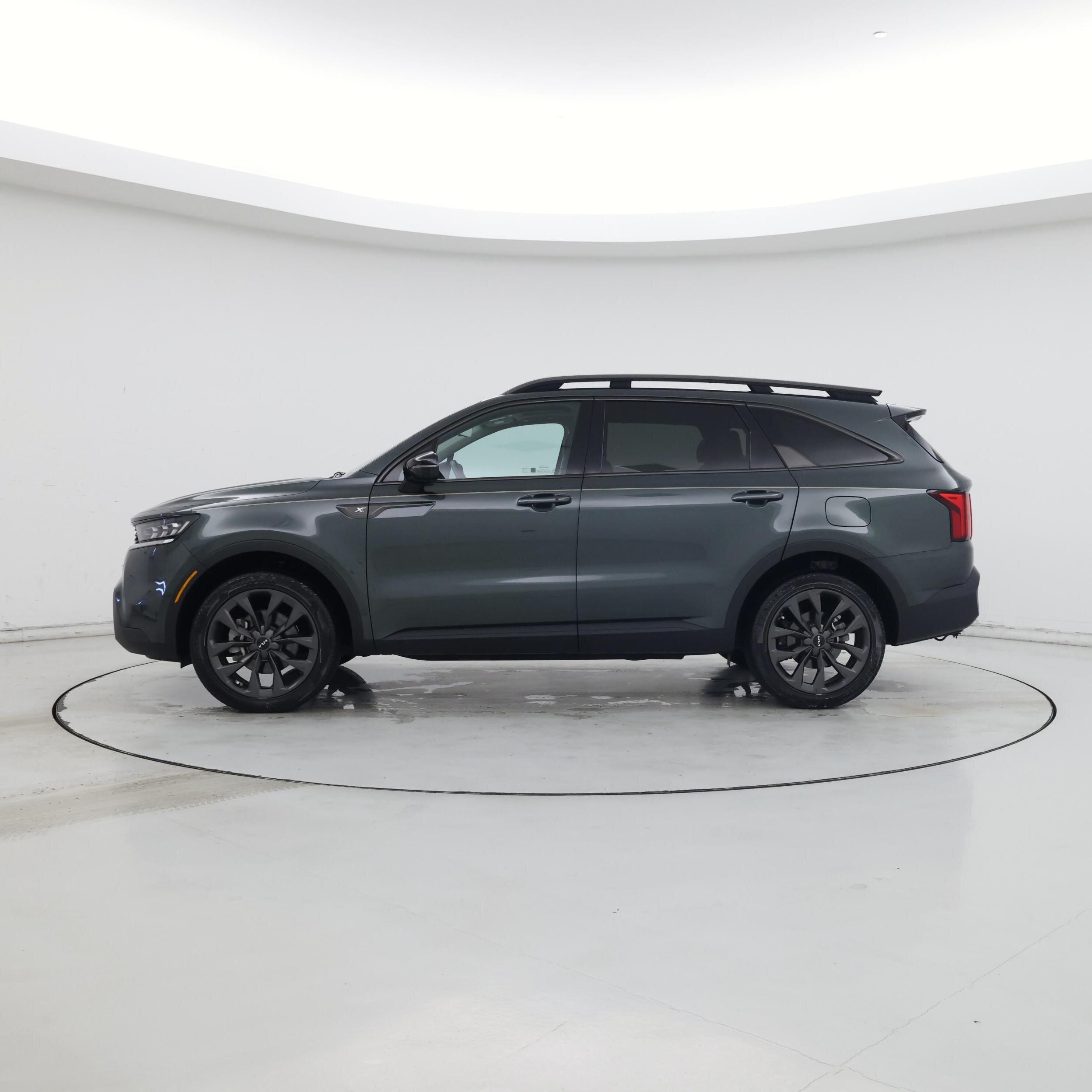 Thumbnail: 2023 Kia Sorento - 3