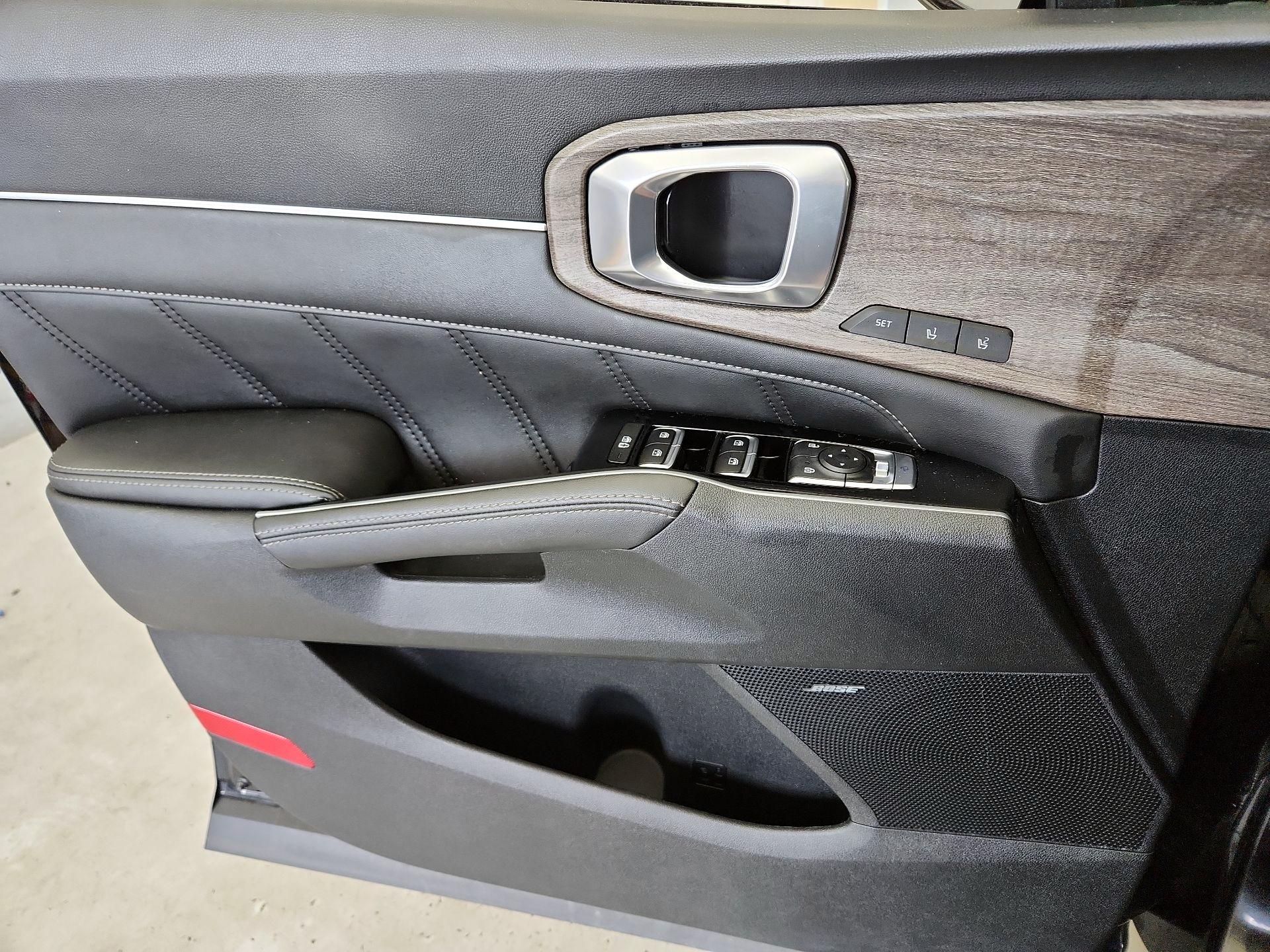 Thumbnail: 2022 Kia Sorento - 12