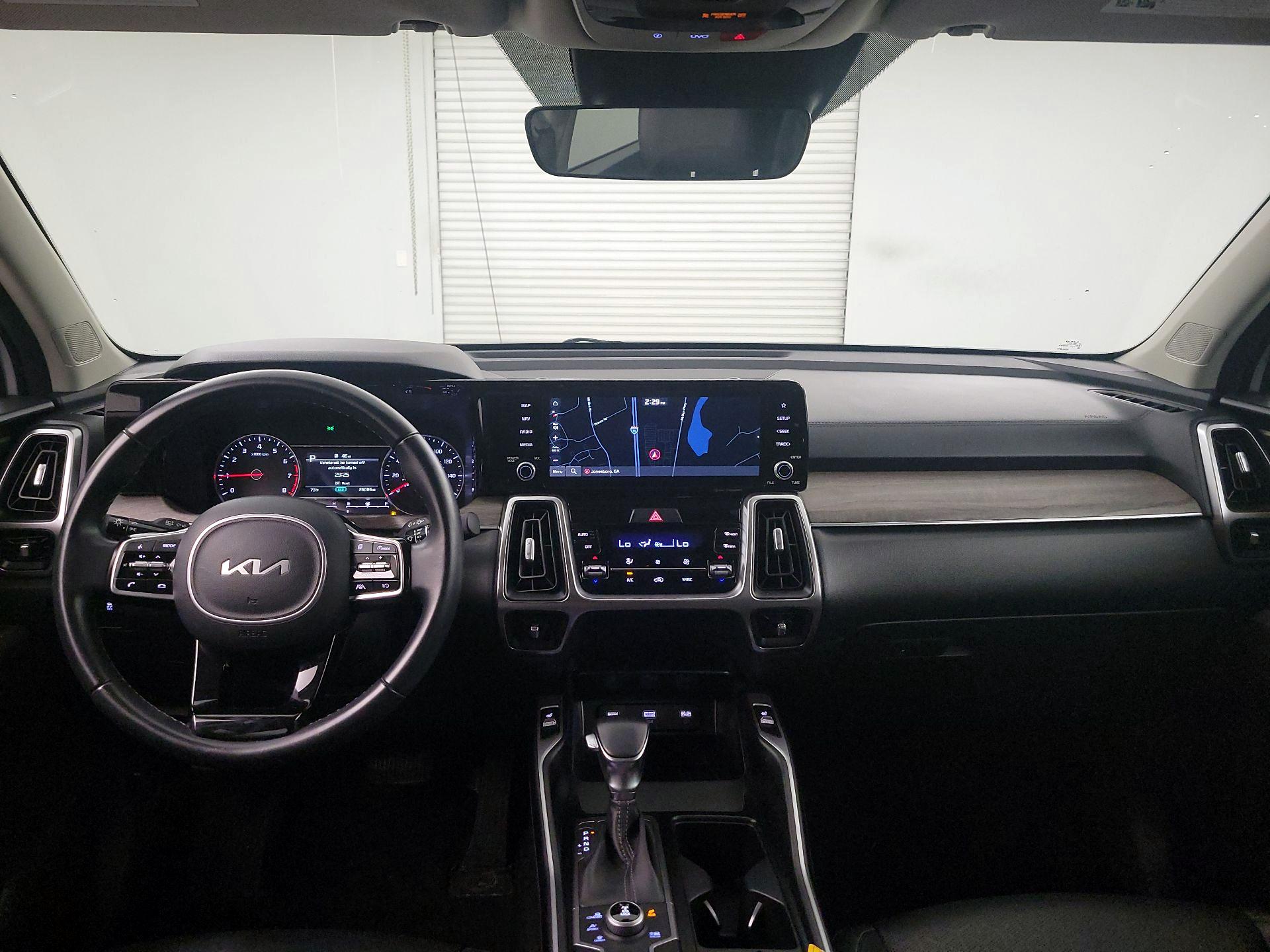 Thumbnail: 2022 Kia Sorento - 9