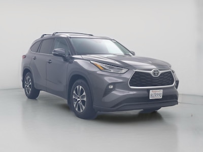 Gray 2021 Toyota Highlander XLE