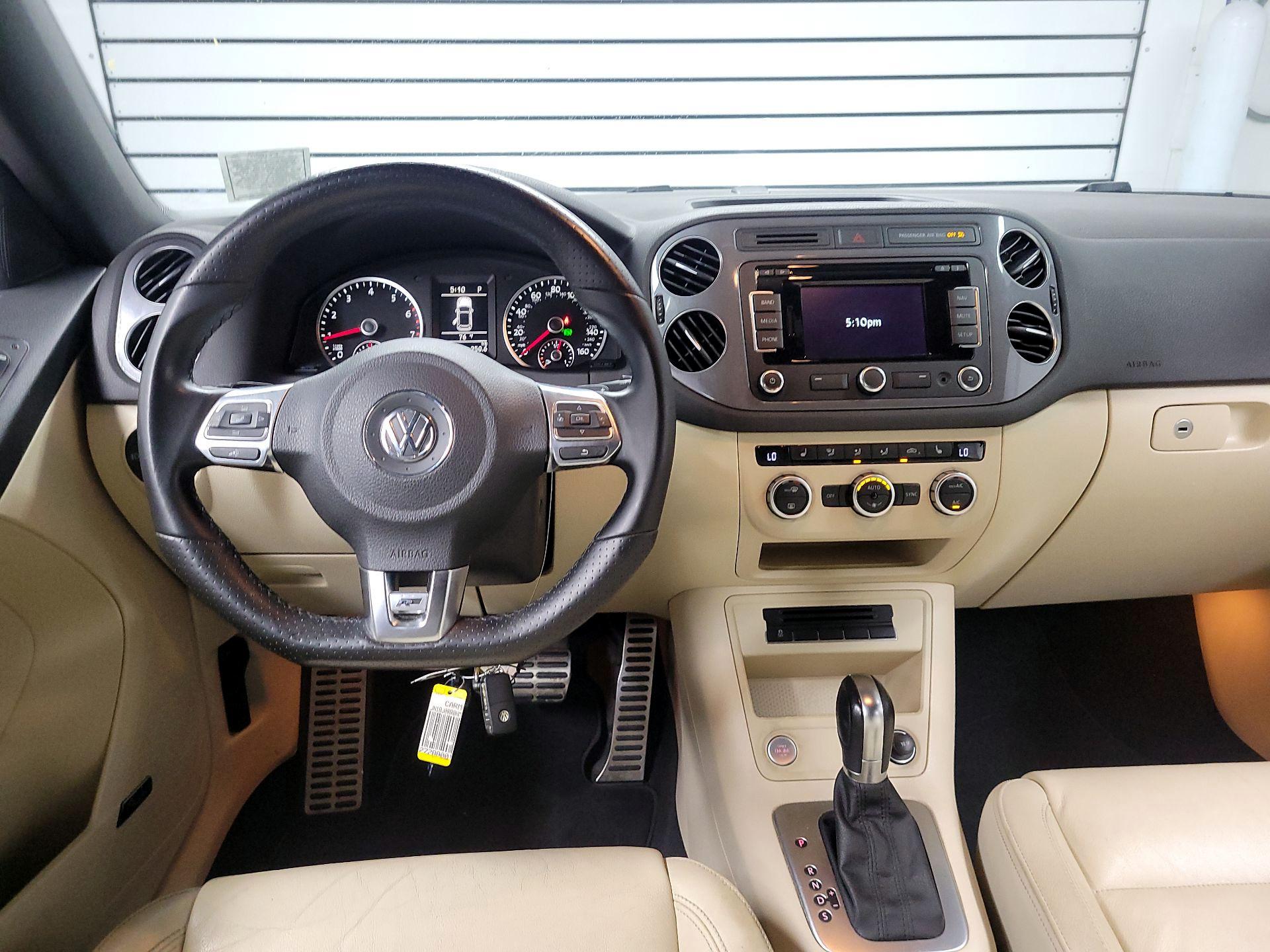 Thumbnail: 2014 Volkswagen Tiguan - 9