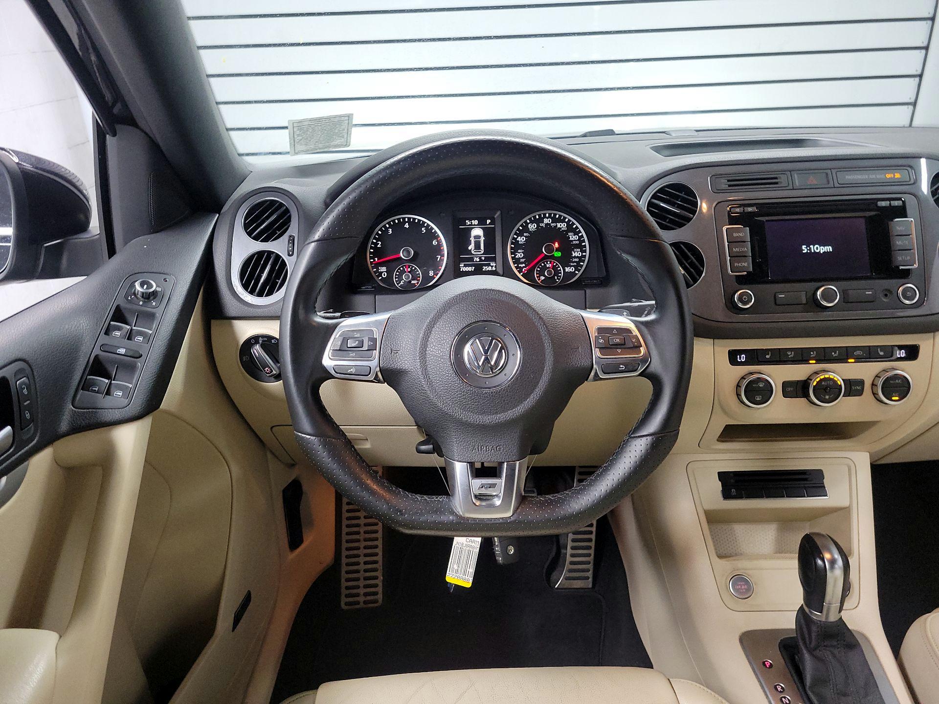Thumbnail: 2014 Volkswagen Tiguan - 10