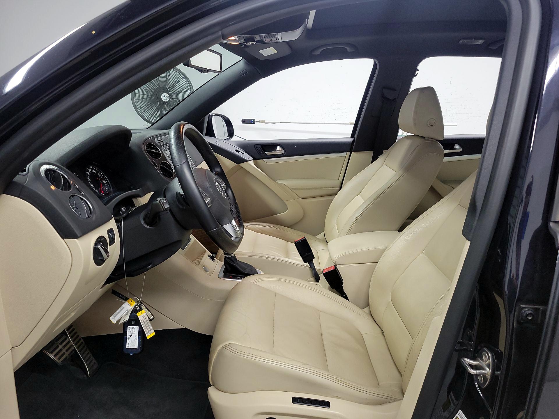 Thumbnail: 2014 Volkswagen Tiguan - 11