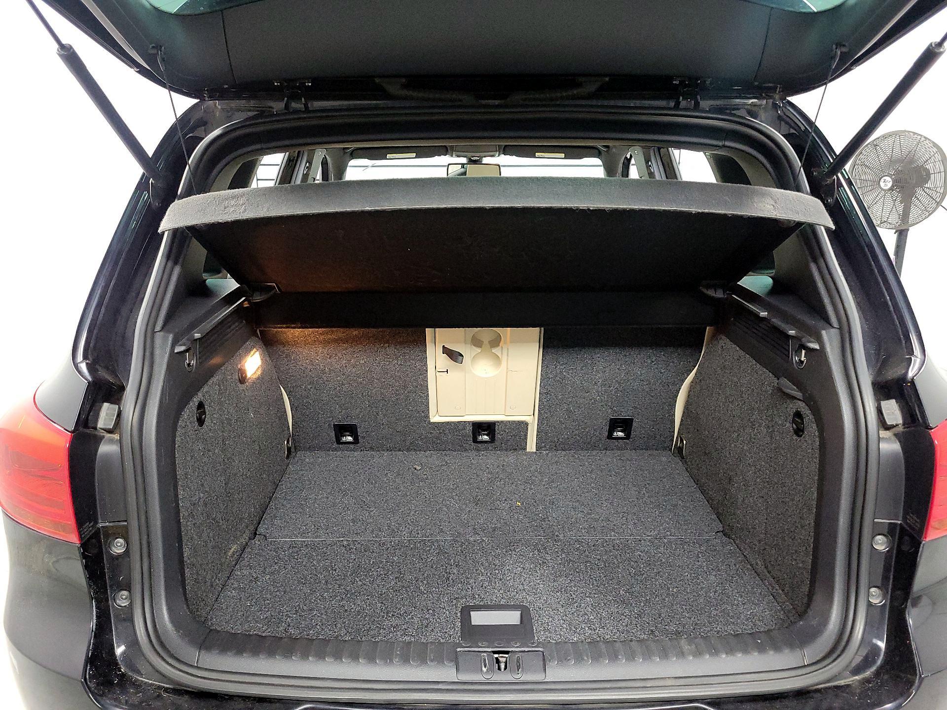 Thumbnail: 2014 Volkswagen Tiguan - 18