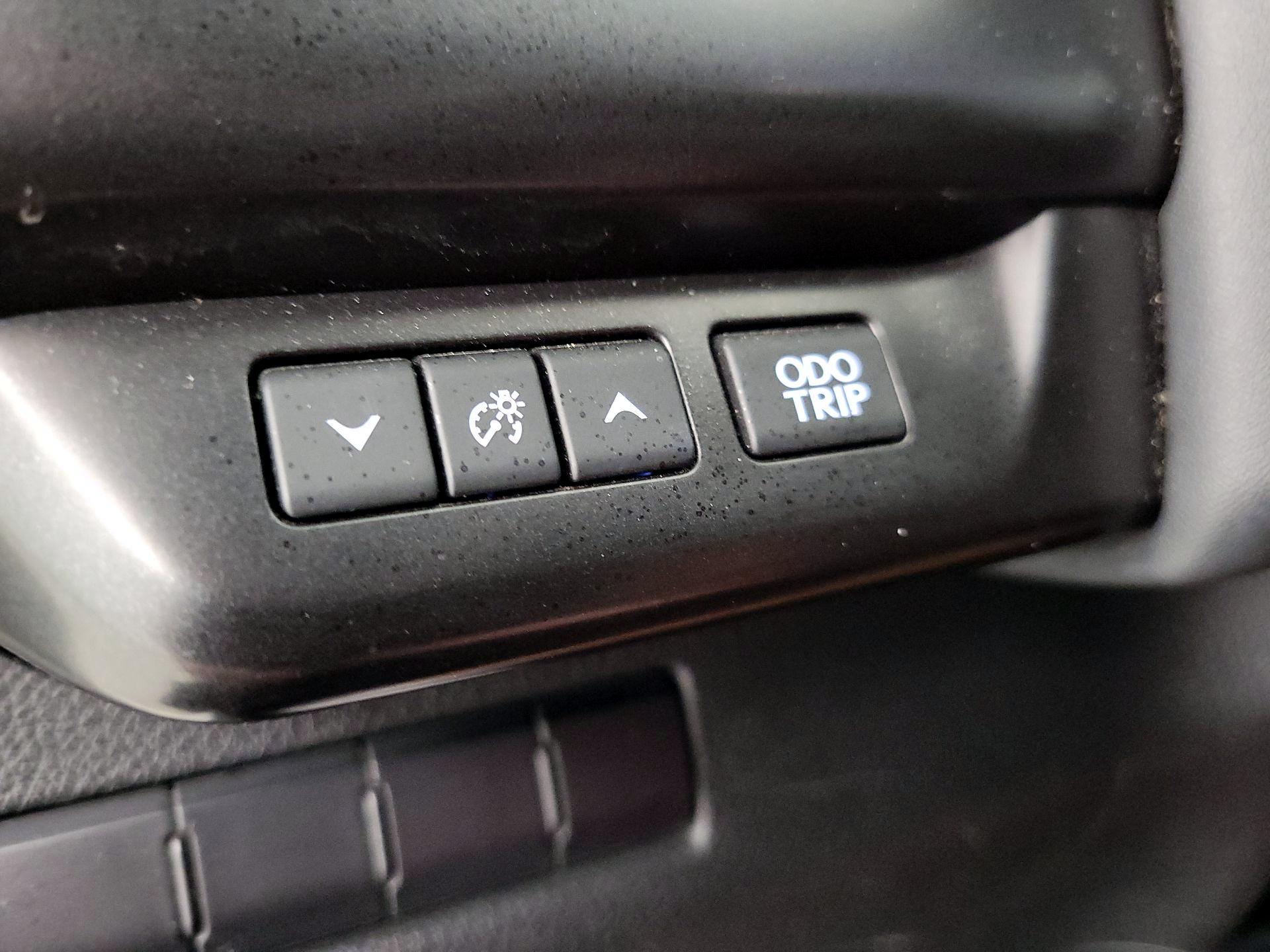 Thumbnail: 2019 Lexus UX - 13