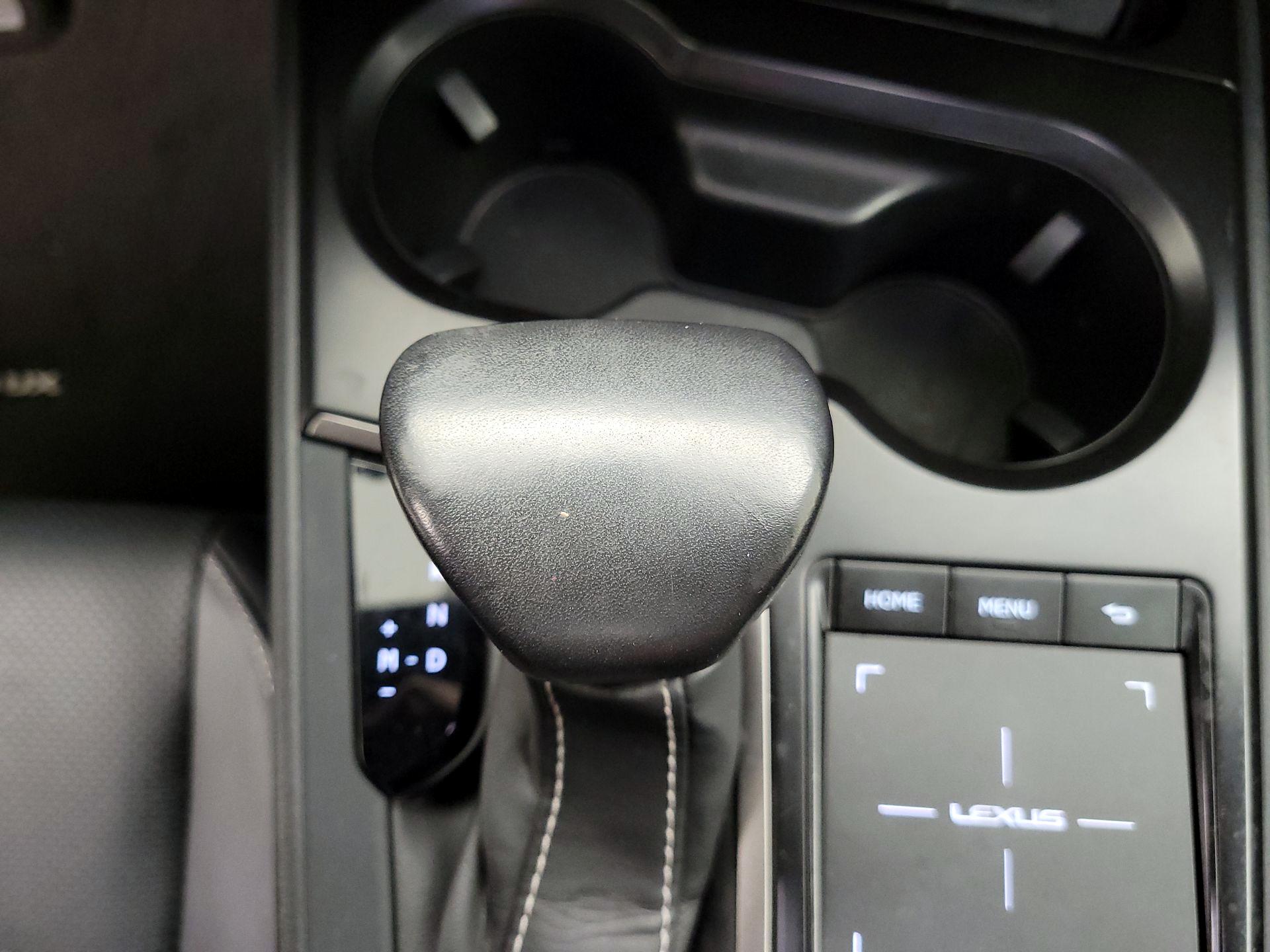Thumbnail: 2019 Lexus UX - 17