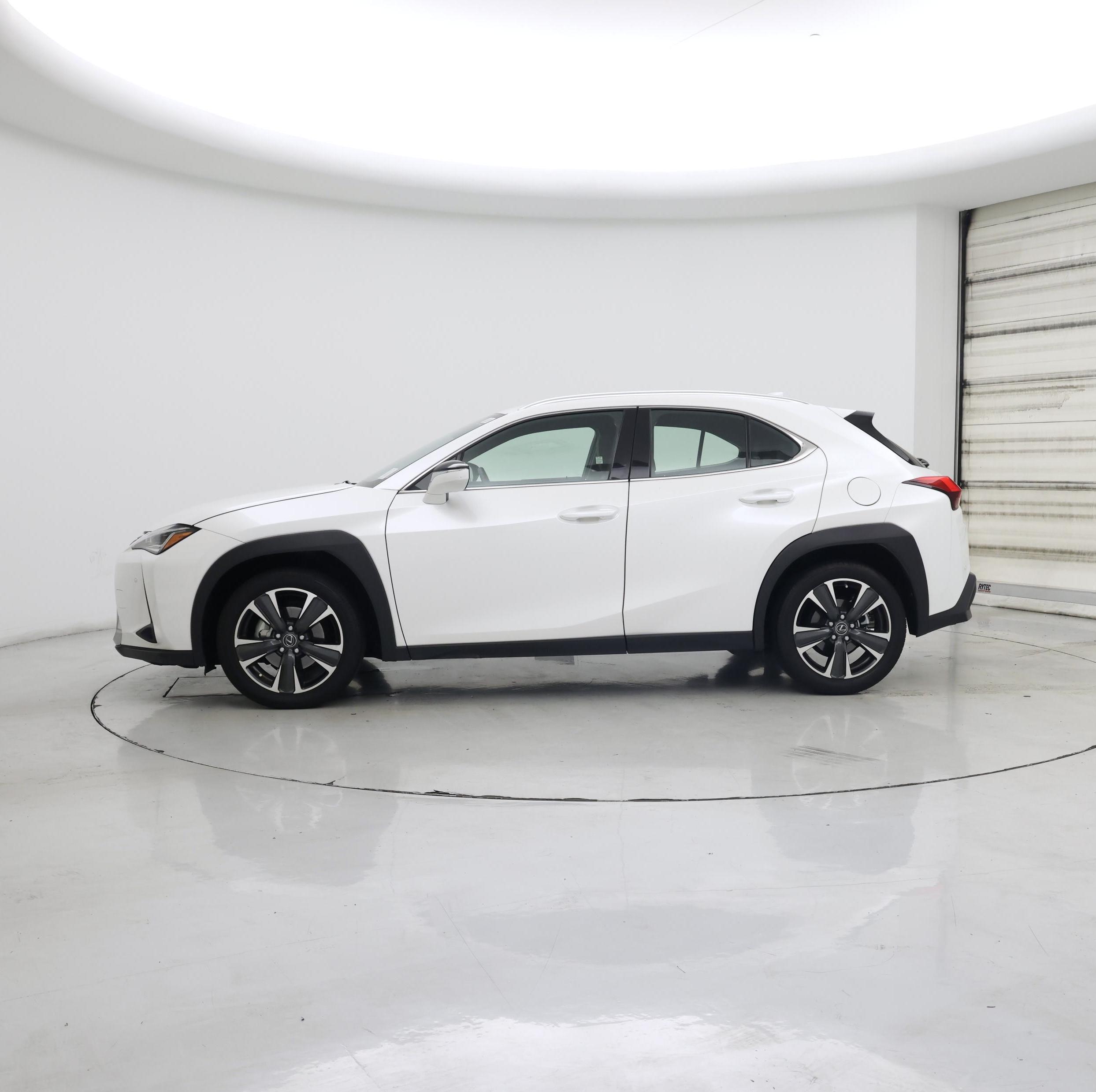 Thumbnail: 2019 Lexus UX - 3