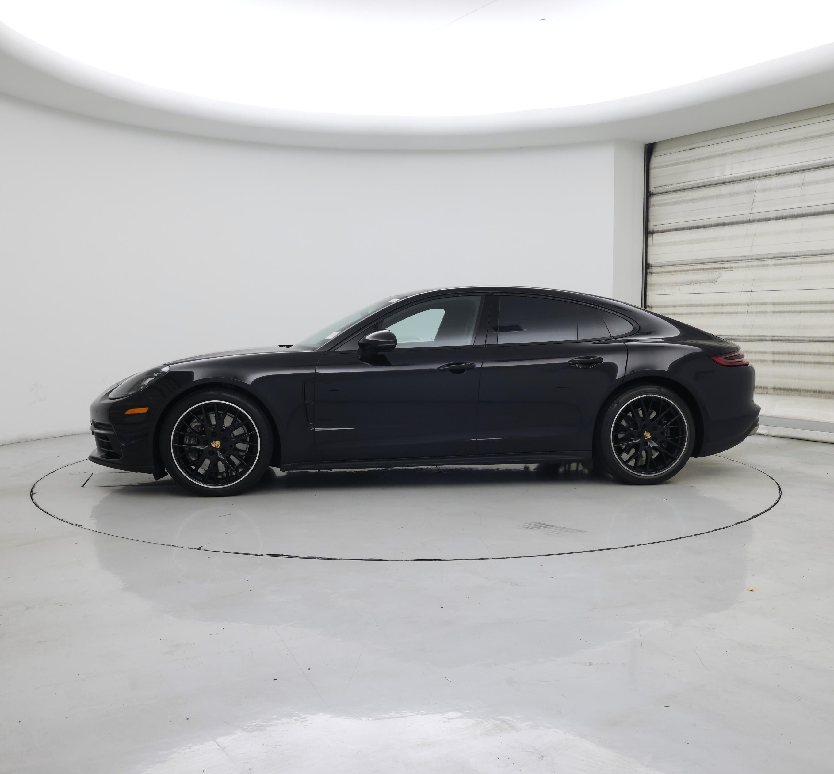 Thumbnail: 2020 Porsche Panamera - 3