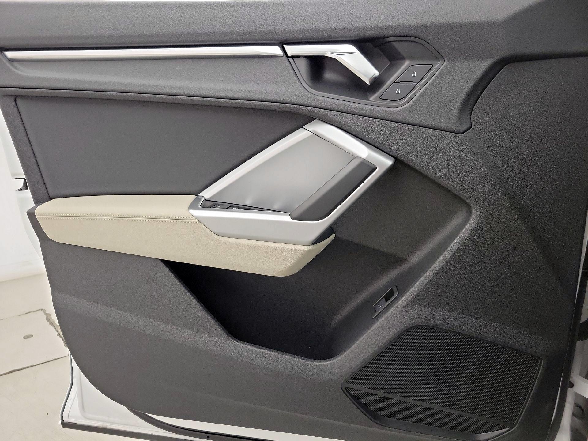 Thumbnail: 2019 Audi Q3 - 12