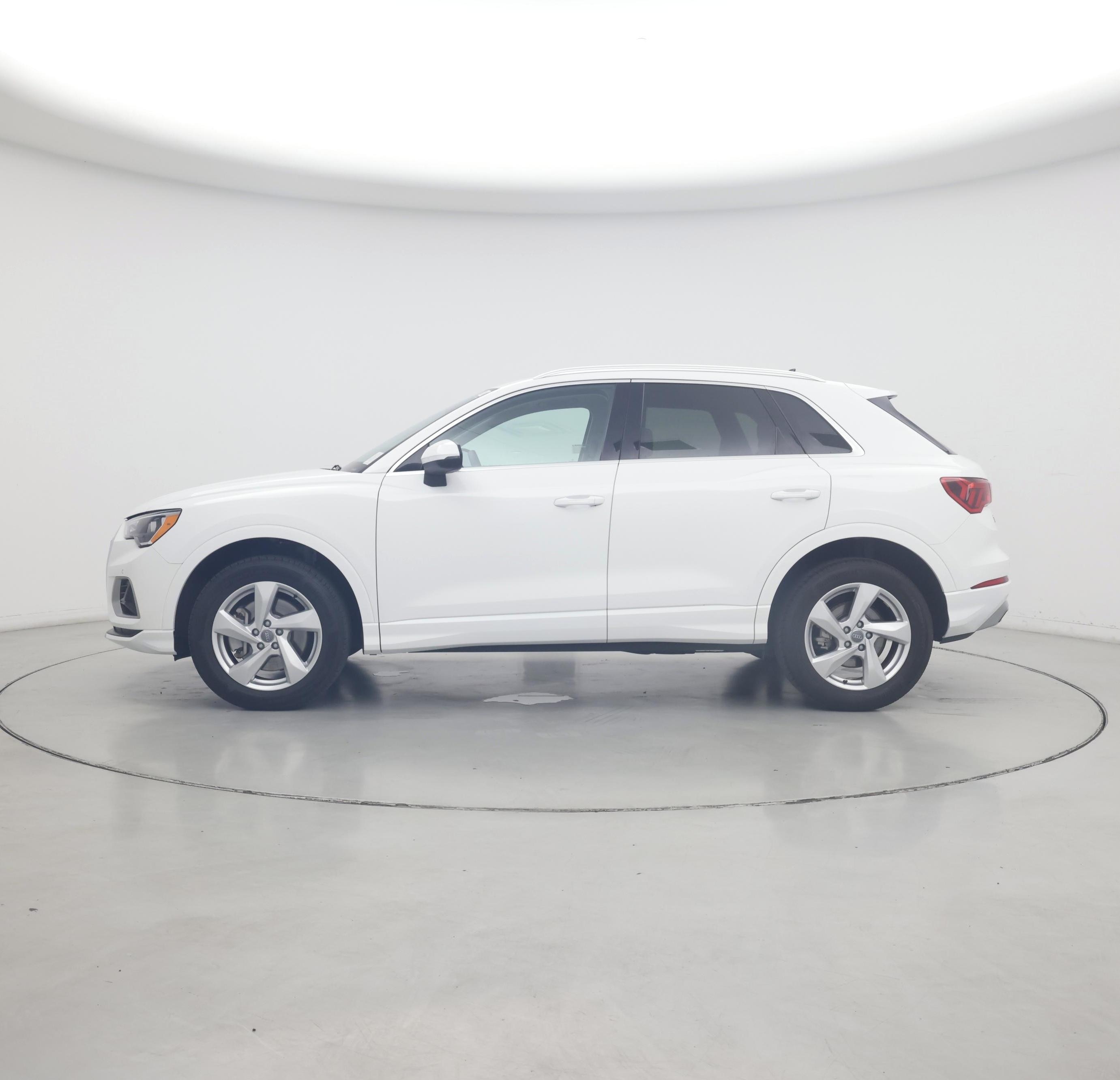 Thumbnail: 2019 Audi Q3 - 3