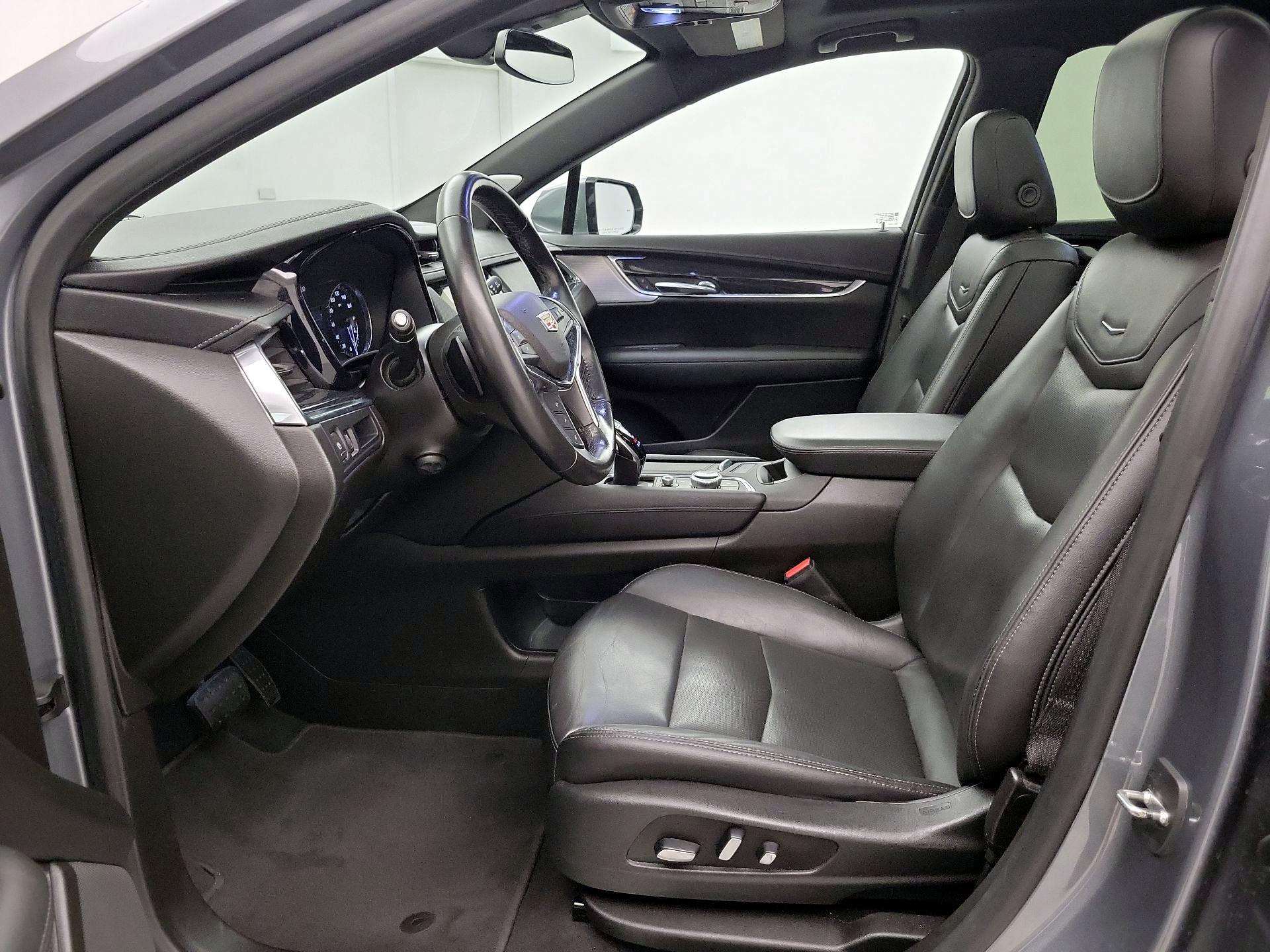 Thumbnail: 2021 Cadillac XT5 - 11