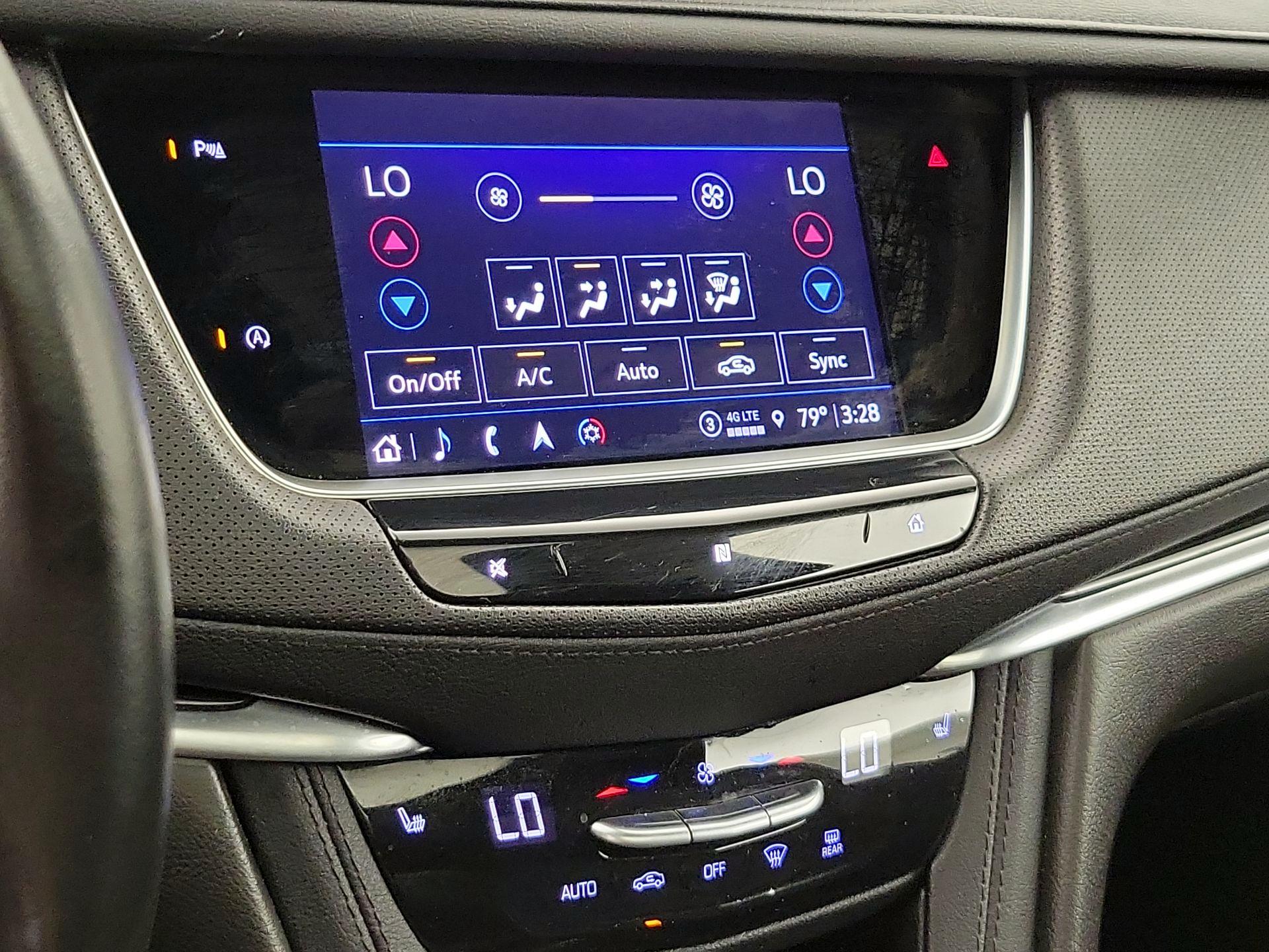 Thumbnail: 2021 Cadillac XT5 - 17