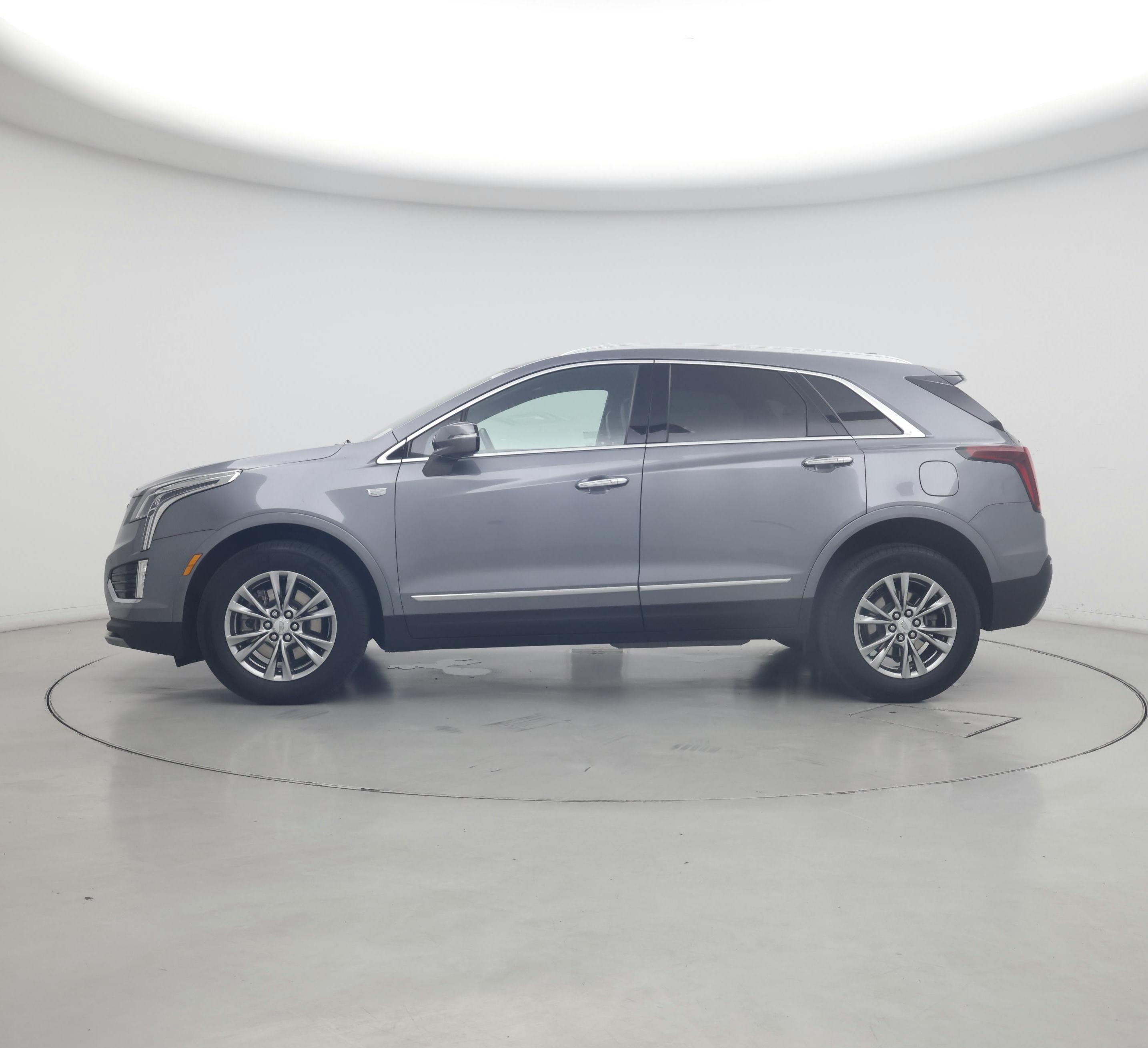 Thumbnail: 2021 Cadillac XT5 - 3