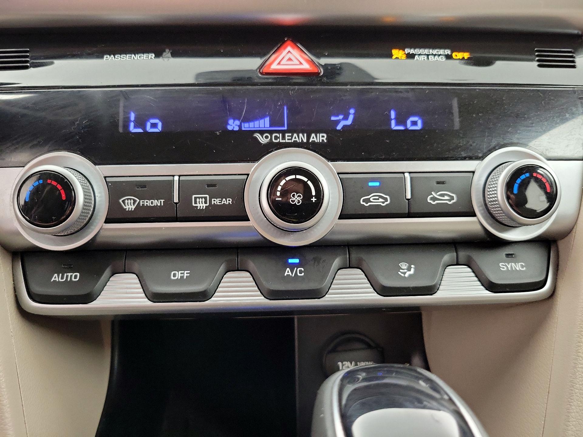 Thumbnail: 2020 Hyundai Elantra - 17