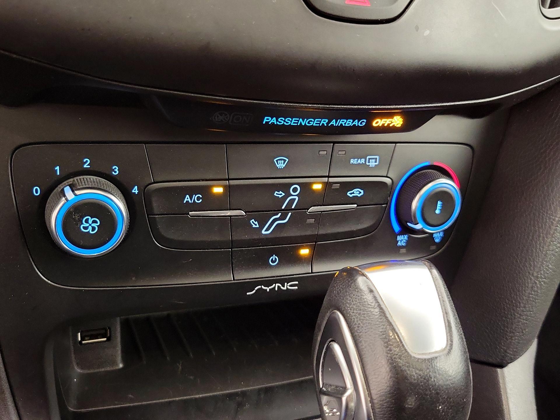 Thumbnail: 2016 Ford Focus - 16