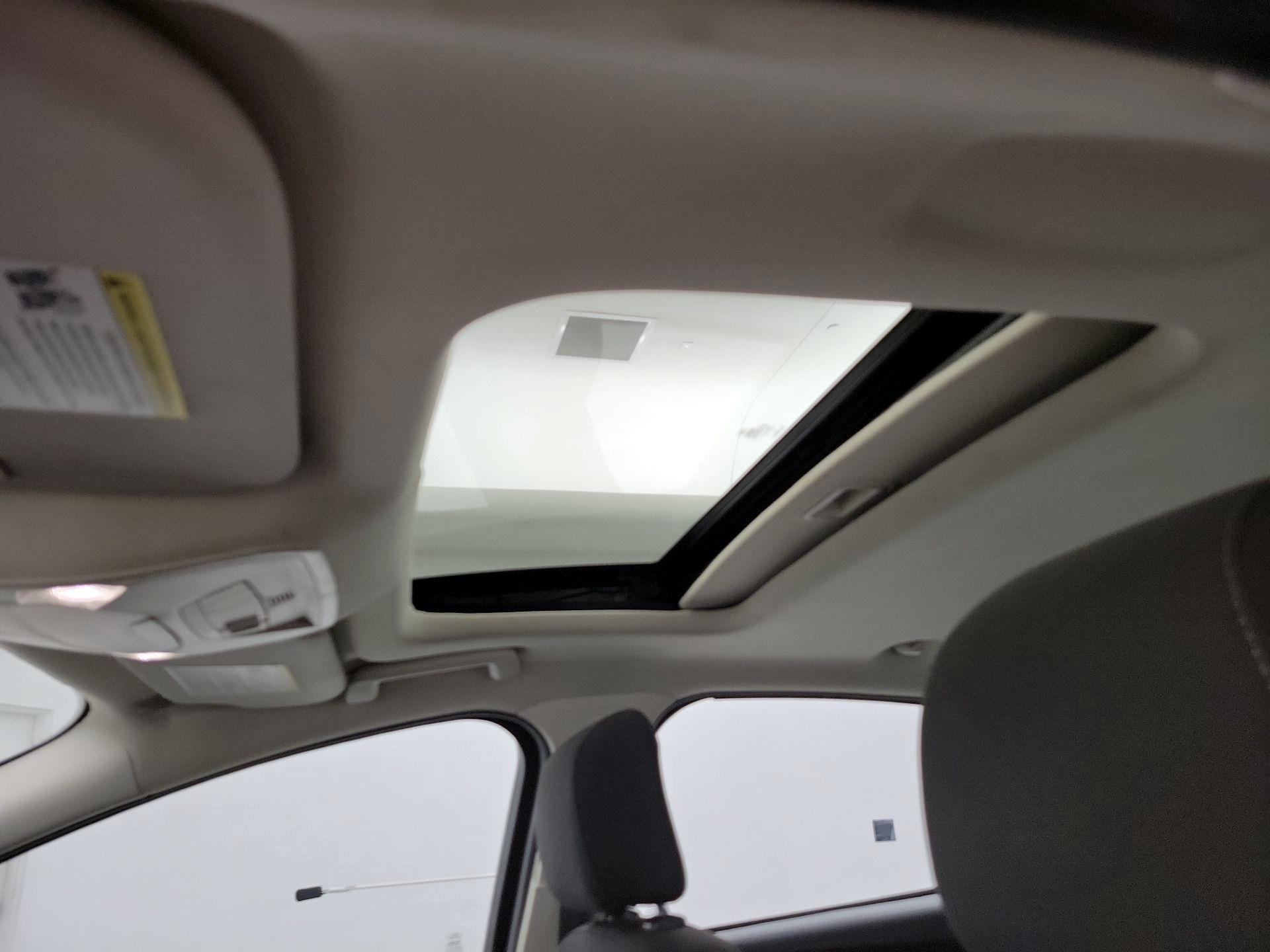Thumbnail: 2016 Ford Focus - 19