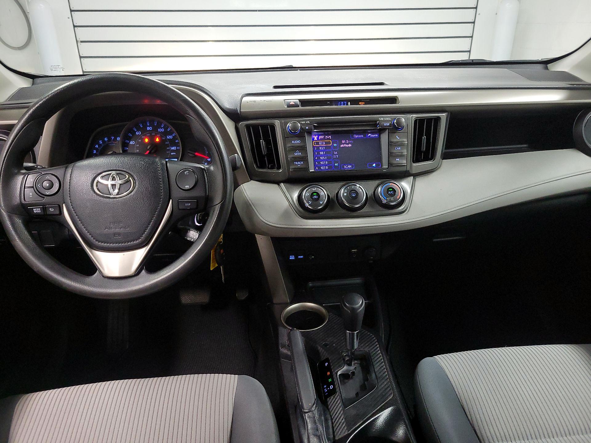 Thumbnail: 2013 Toyota RAV4 - 9