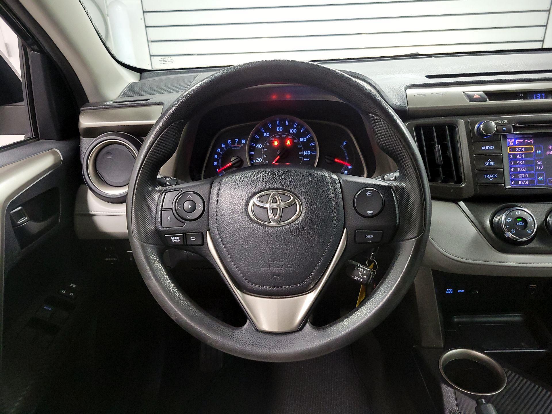 Thumbnail: 2013 Toyota RAV4 - 10